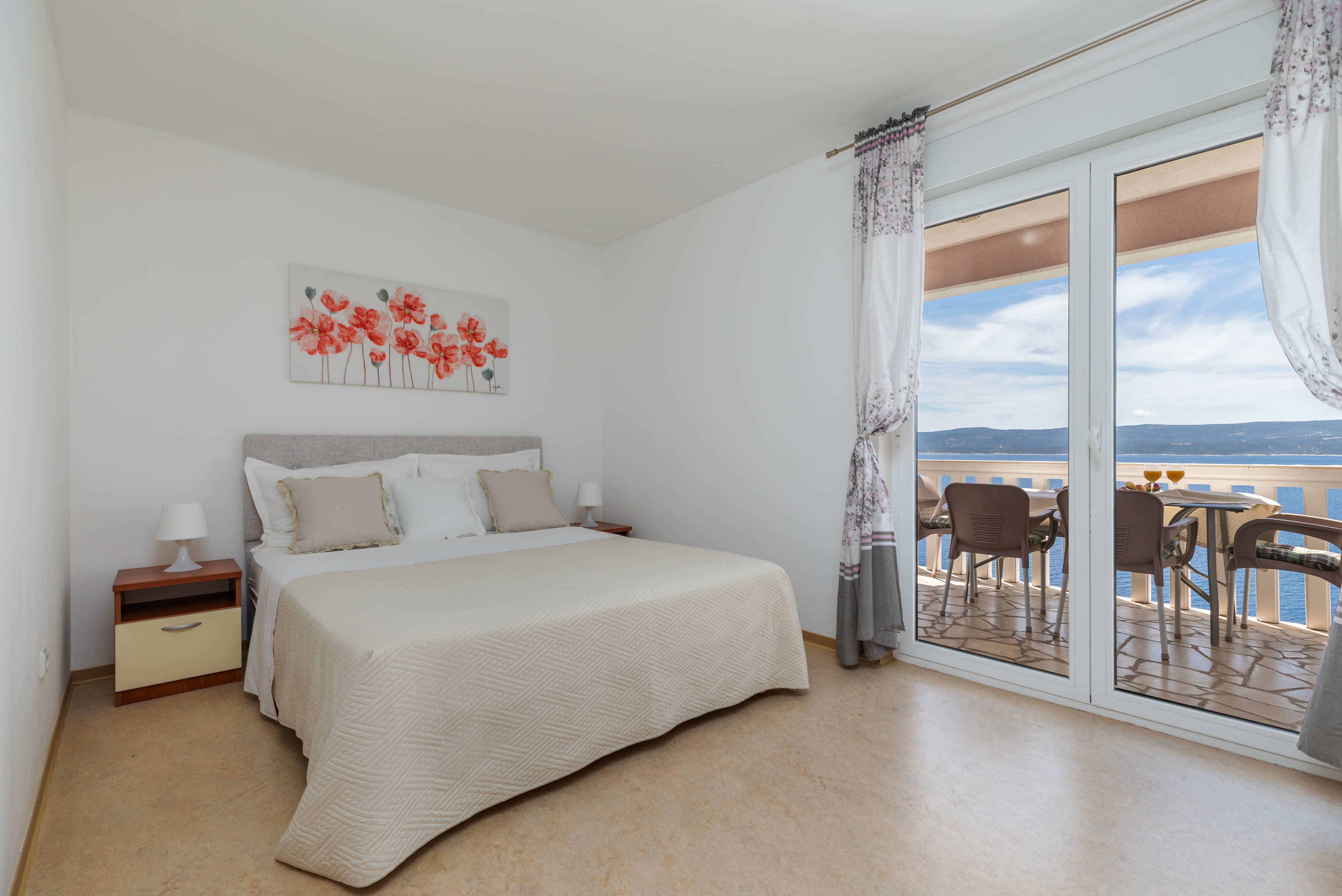 Two bedroom apartment with terrace and sea view Mimice, Omiš (A-2754-c)