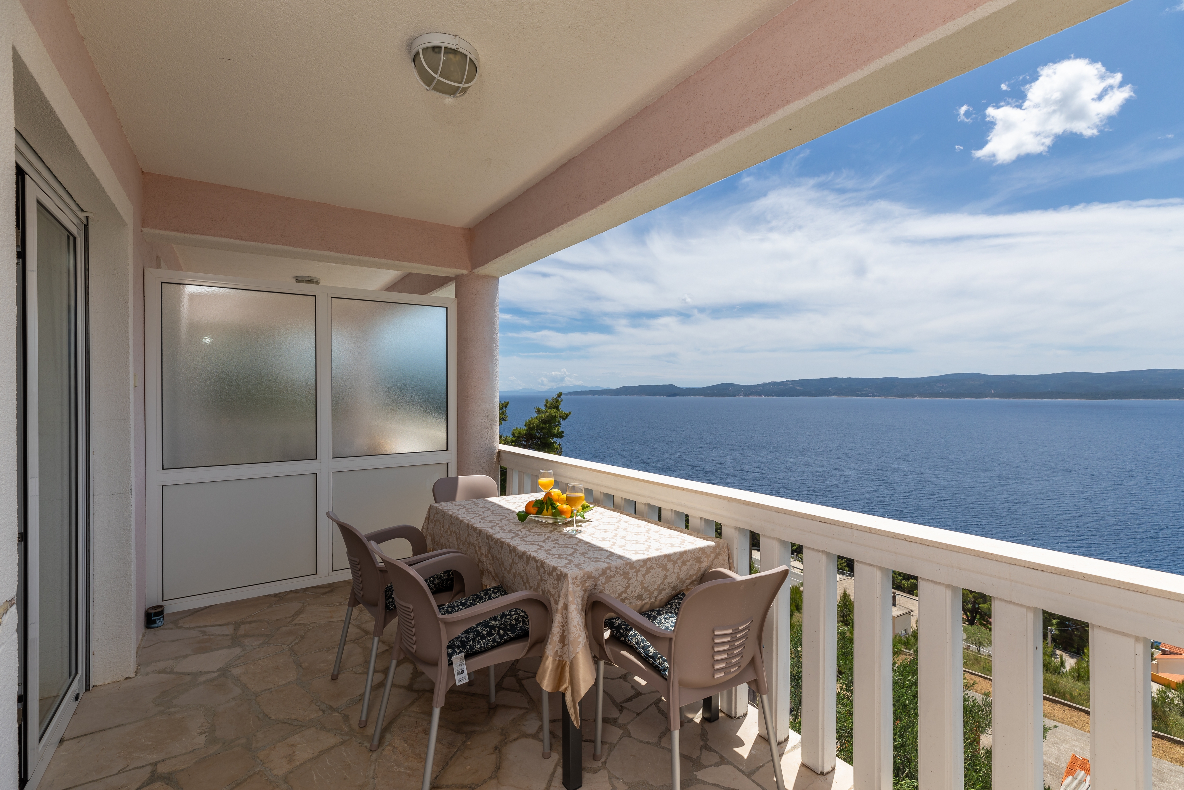 Two bedroom apartment with terrace and sea view Mimice, Omiš  A-d