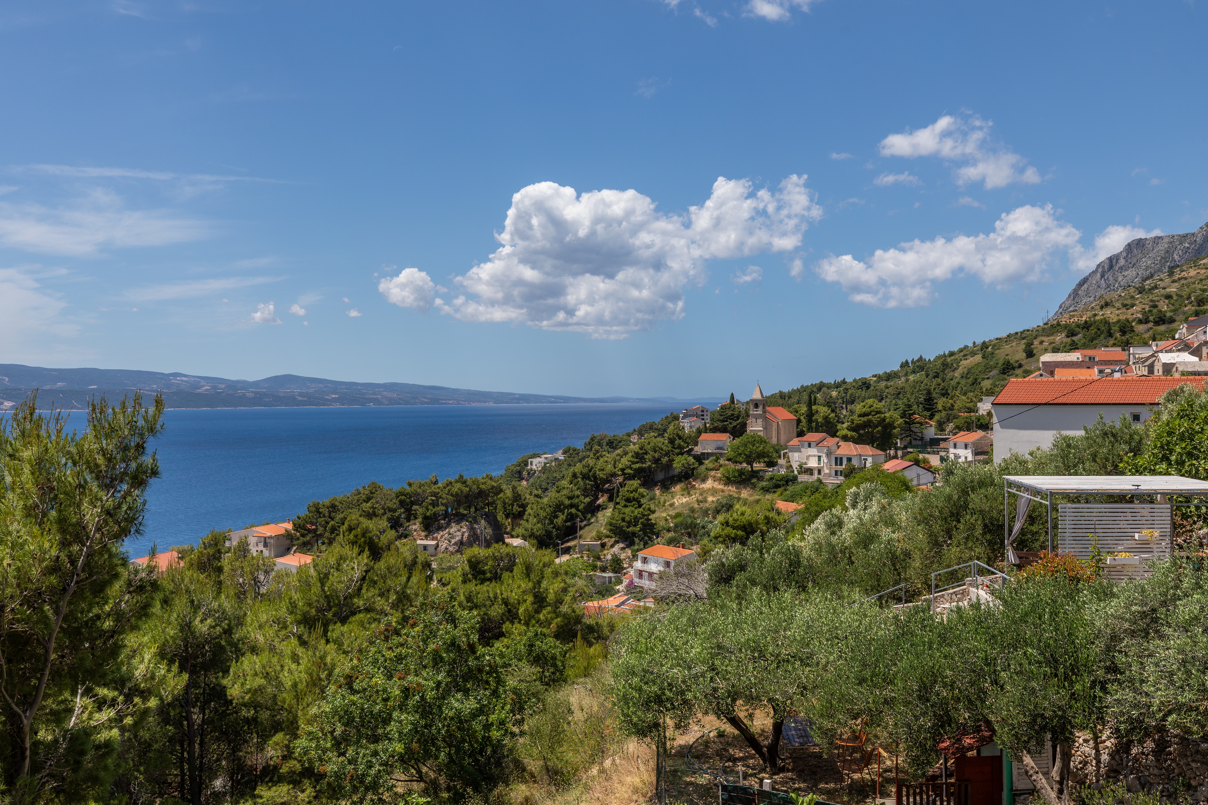 Two bedroom apartment with terrace and sea view Mimice, Omiš  A-d