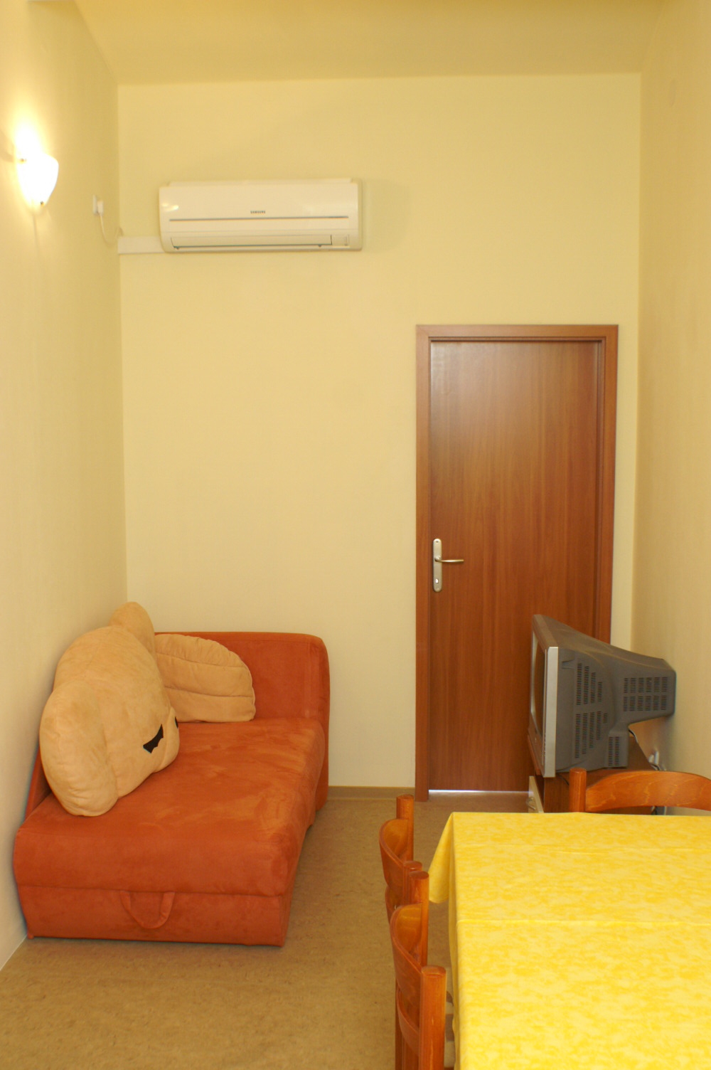 Two bedroom apartment with terrace and sea view Mimice, Omiš (A-2754-e)