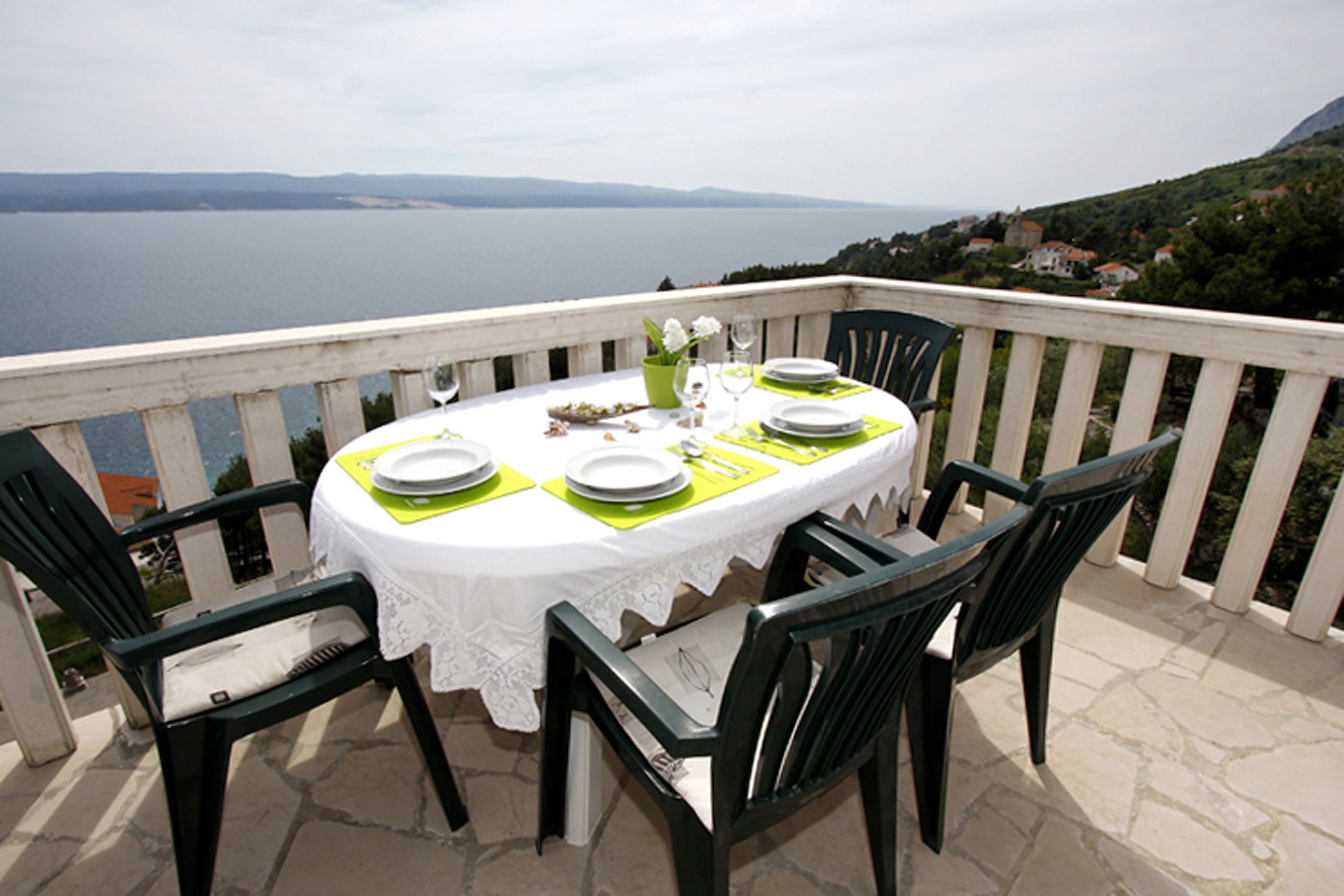 Two bedroom apartment with terrace and sea view Mimice, Omiš  A-f