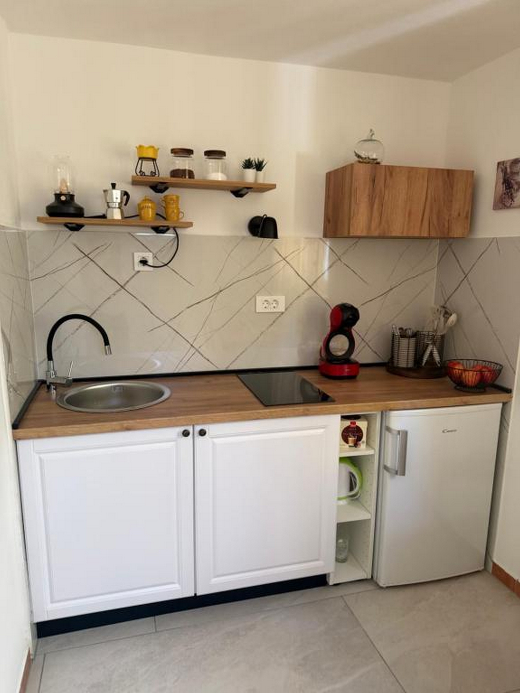 Garçonnière avec la terrasse Kornic, Krk (AS-27569-a)