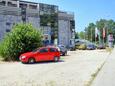 Parkeerplaats Omiš, Omiš, Parkeerplaats 2757 - Appartementen with sandy beach.