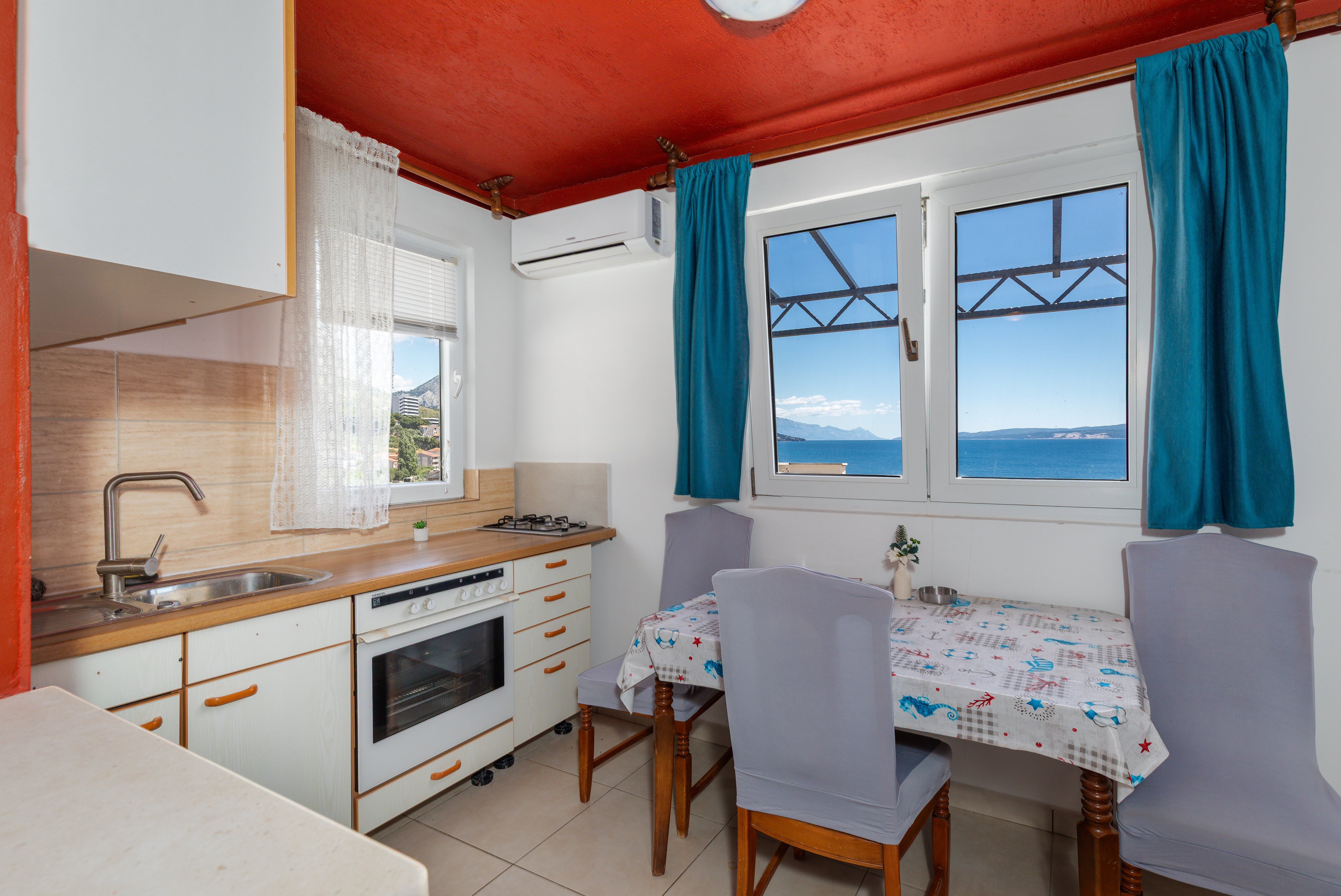 Two bedroom apartment with terrace and sea view Duće, Omiš (A-2758-b) Two bedroom apartment with terrace and sea view Duće, Omiš (A-2758-b)