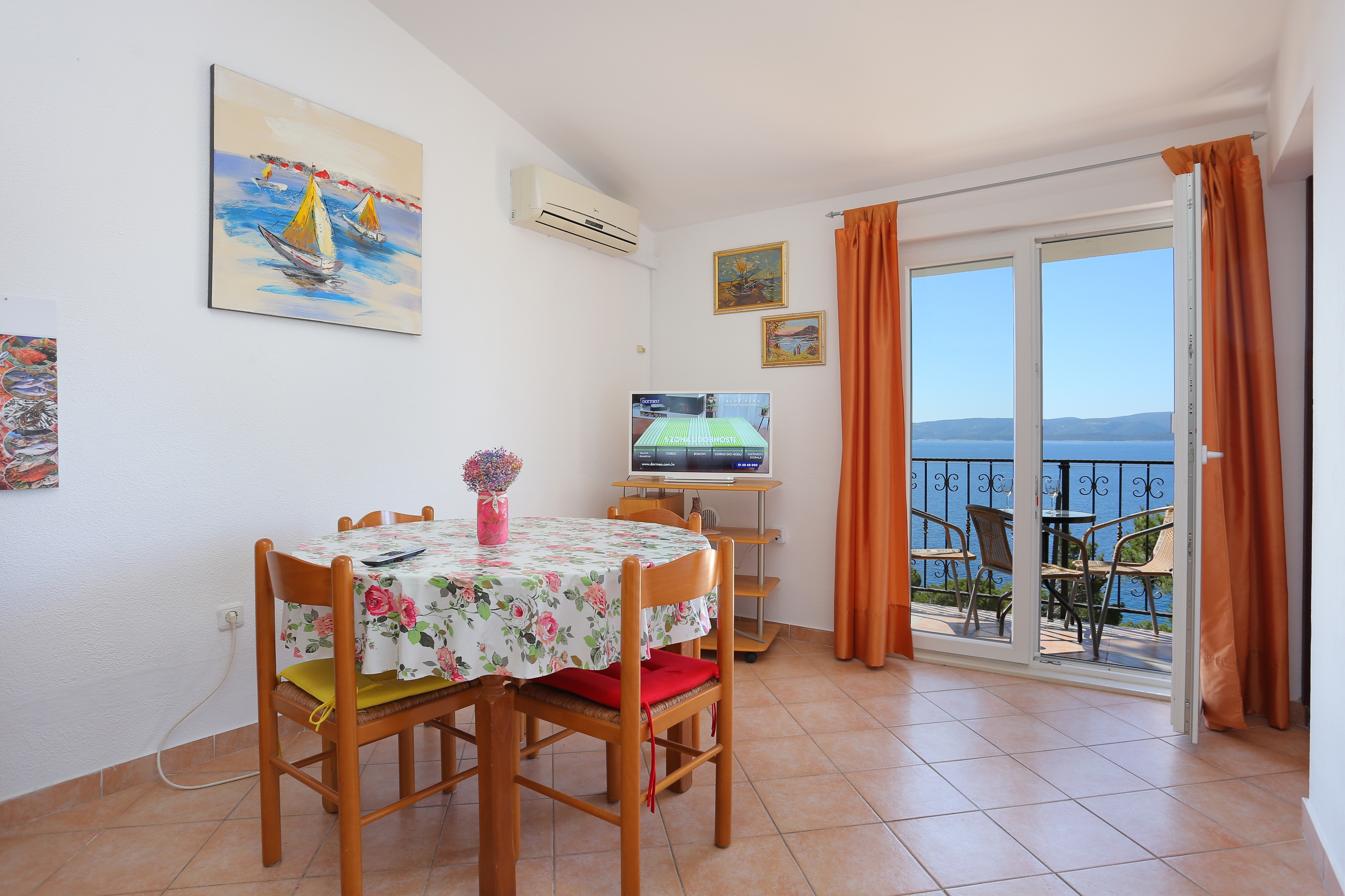 Two bedroom apartment near beach Lokva Rogoznica, Omiš (A-2762-a) Two bedroom apartment near beach Lokva Rogoznica, Omiš (A-2762-a)