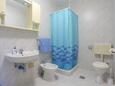 Ванная комната Lokva Rogoznica, Ванная комната в размещении типа apartment, Домашние животные допускаются и WiFi.