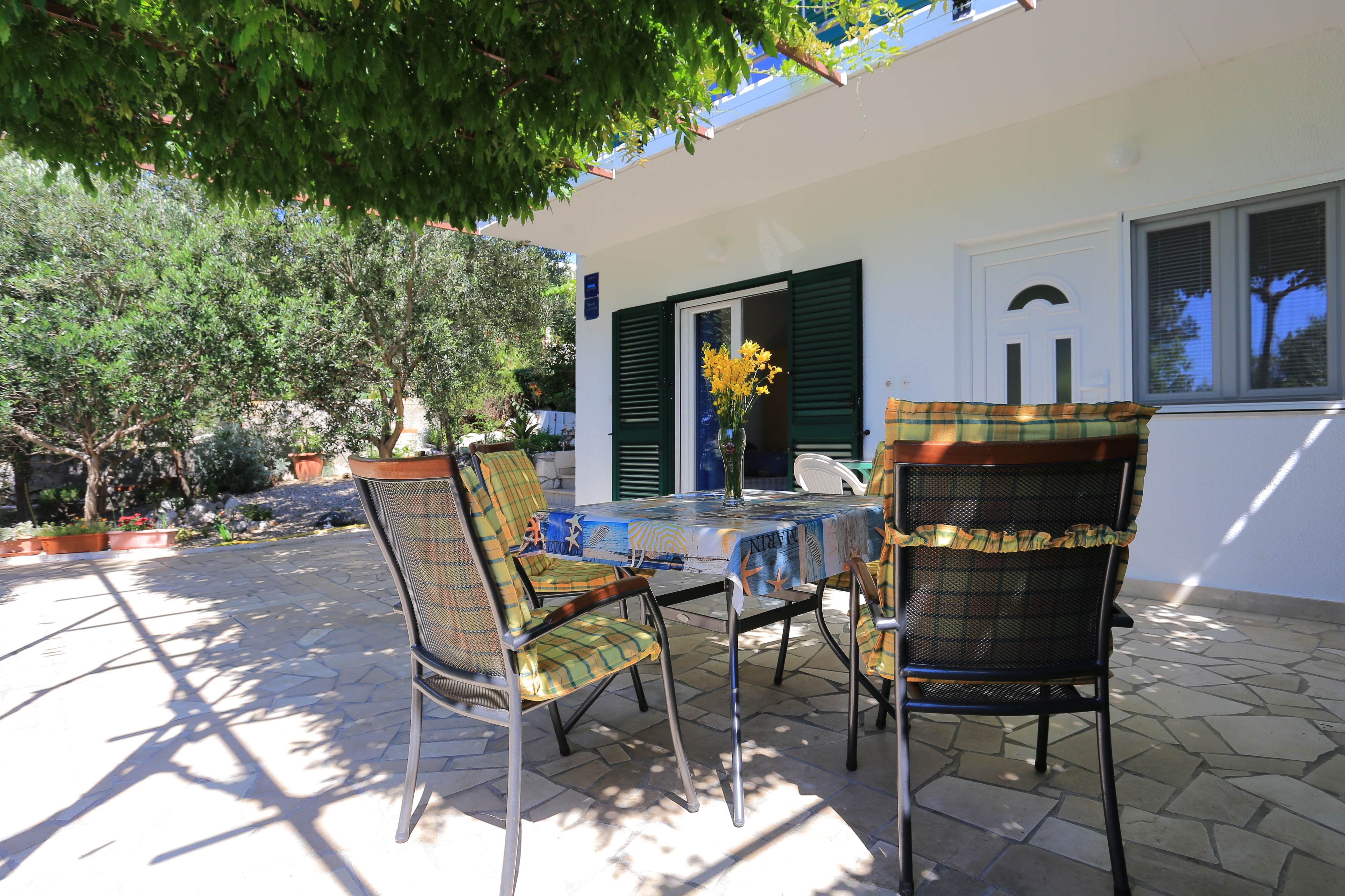One bedroom apartment near beach Lokva Rogoznica, Omiš  A-b