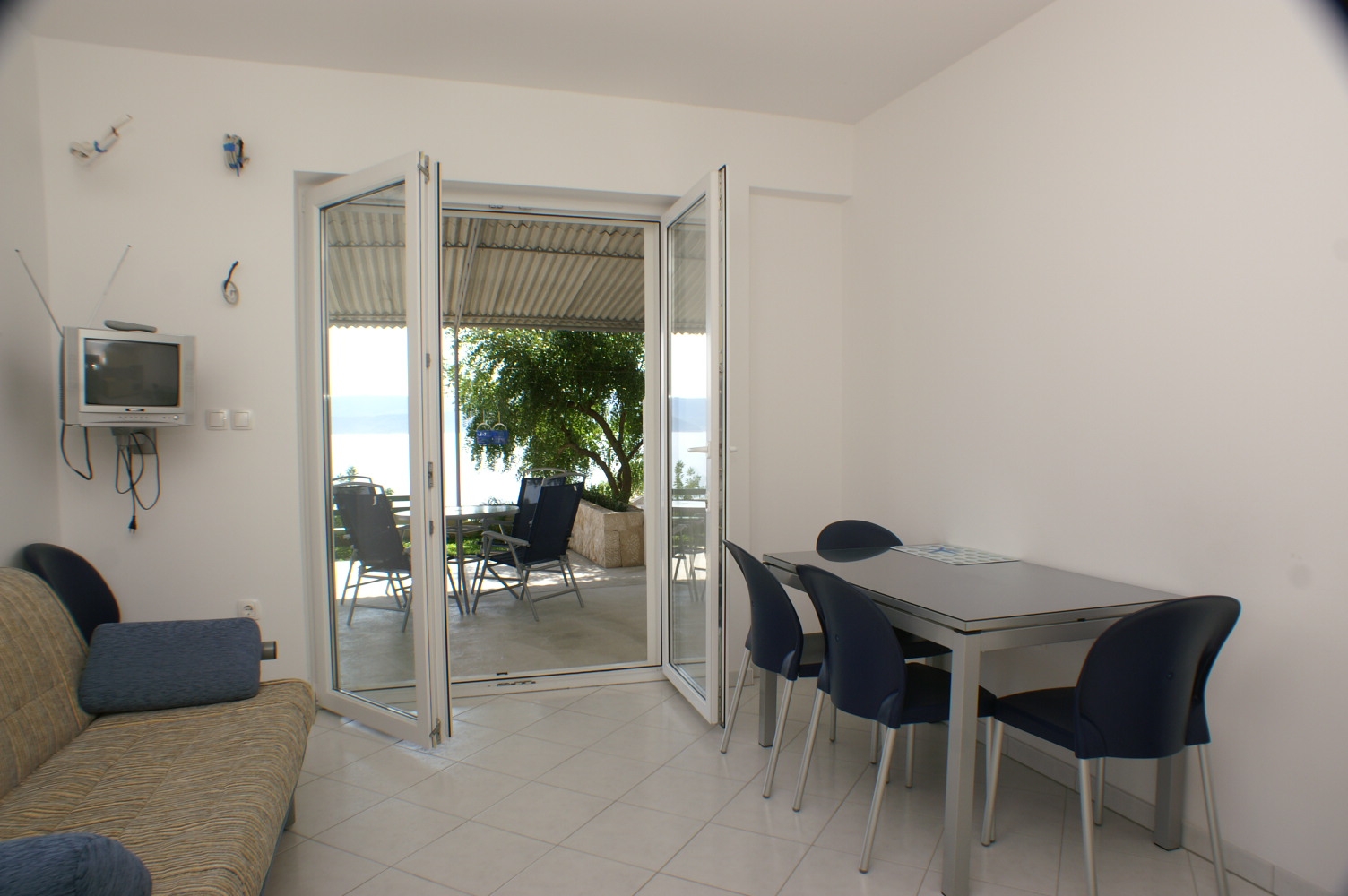 One bedroom apartment with terrace and sea view Stanići, Omiš (A-2763-b) One bedroom apartment with terrace and sea view Stanići, Omiš (A-2763-b)