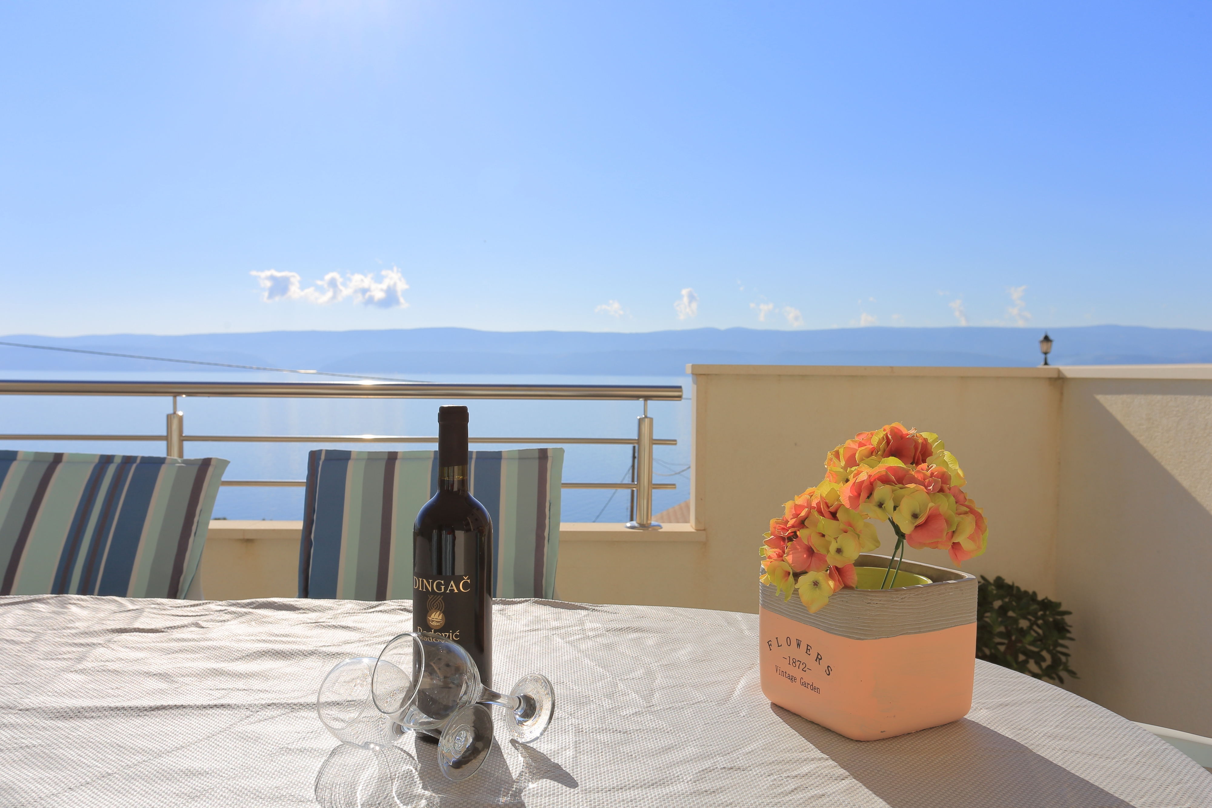 Two bedroom apartment with terrace and sea view Stanići, Omiš (A-2764-a) Two bedroom apartment with terrace and sea view Stanići, Omiš (A-2764-a)