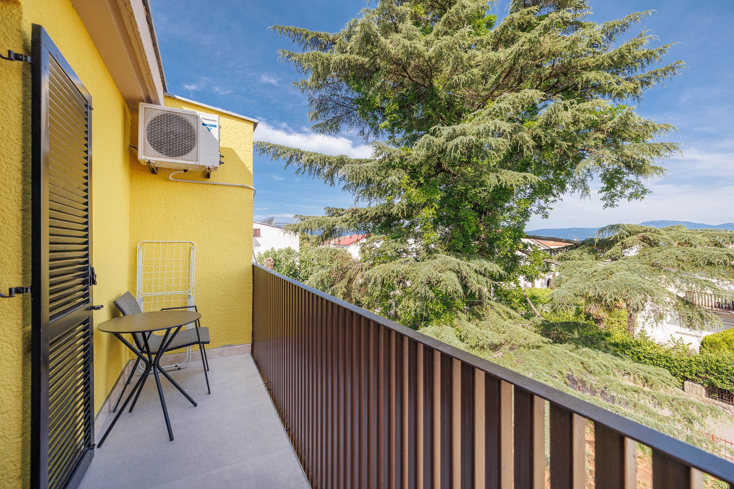 Appartement dune chambre avec la terrasse et la vue sur le mer Malinska, Krk (A-27654-f)