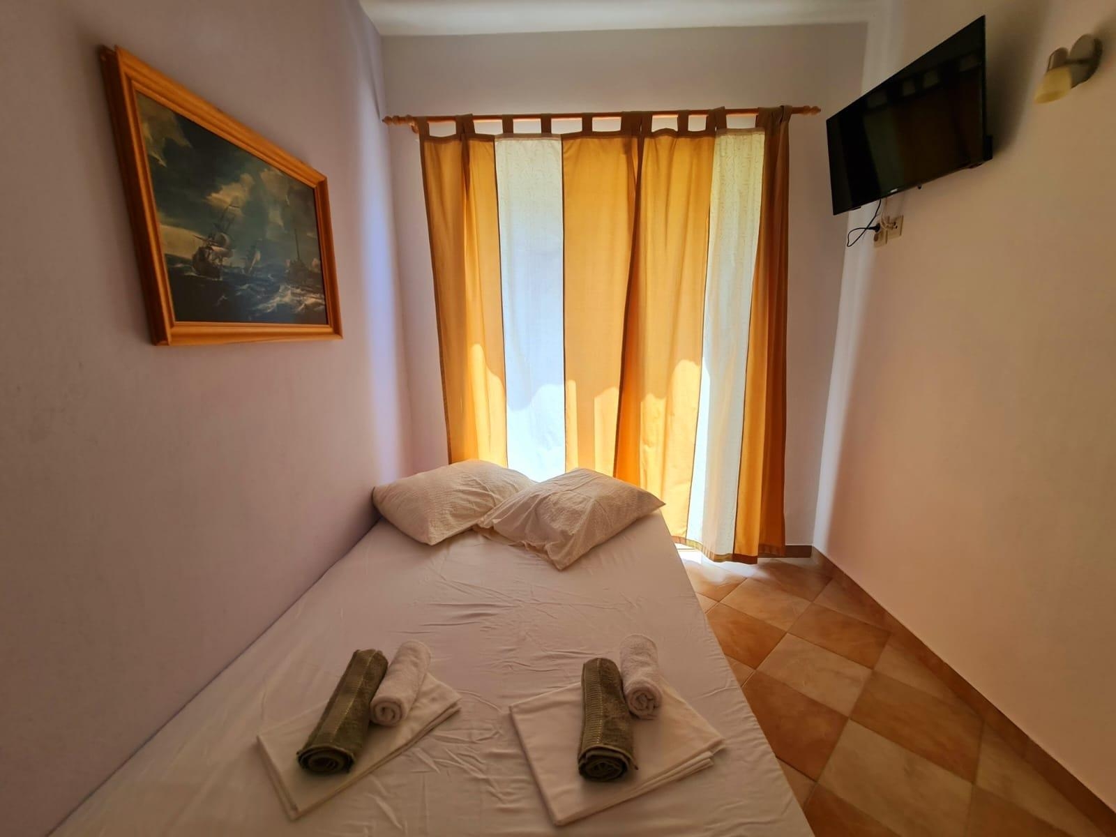 Appartement dune chambre avec le balcon et la vue sur le mer Zivogosce - Porat, Makarska (A-27658-b)