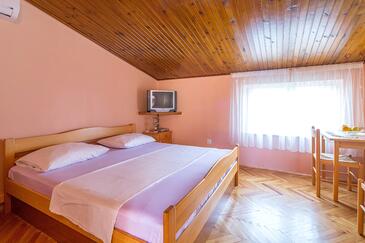 Bedroom Duće, Bedroom in the room, dostupna klima i WIFI.