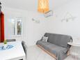Dining room Podstrana, Dining room in the apartment, air condition available, (pet friendly) and WiFi.
