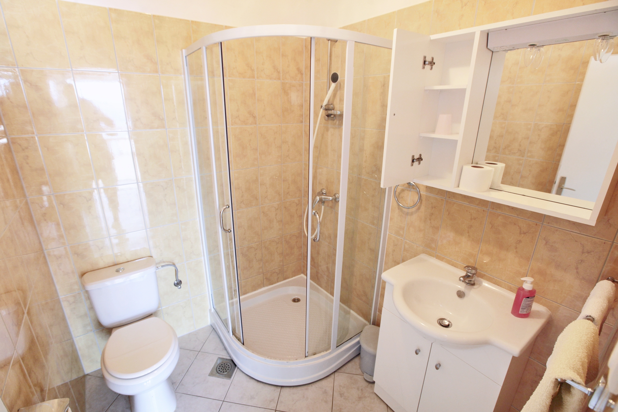 Two bedroom apartment near beach Mimice, Omiš  A-a