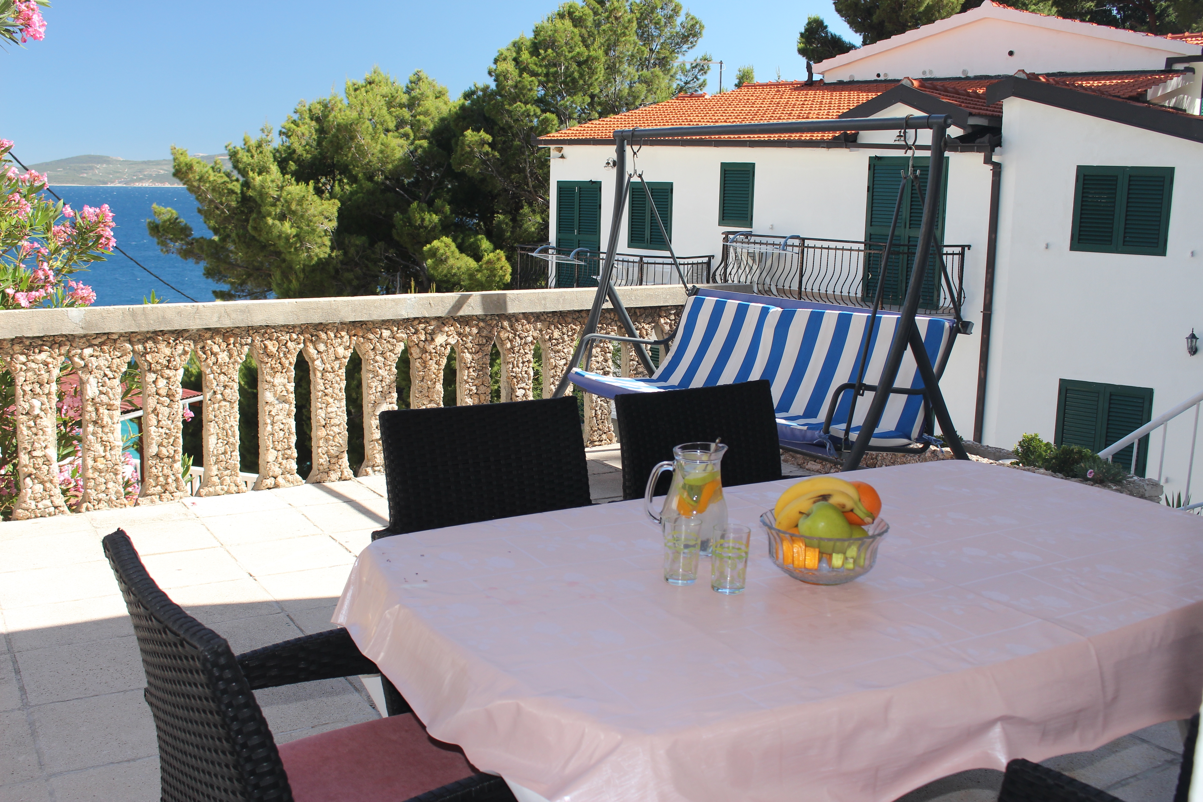 Two bedroom apartment near beach Mimice, Omiš  A-a