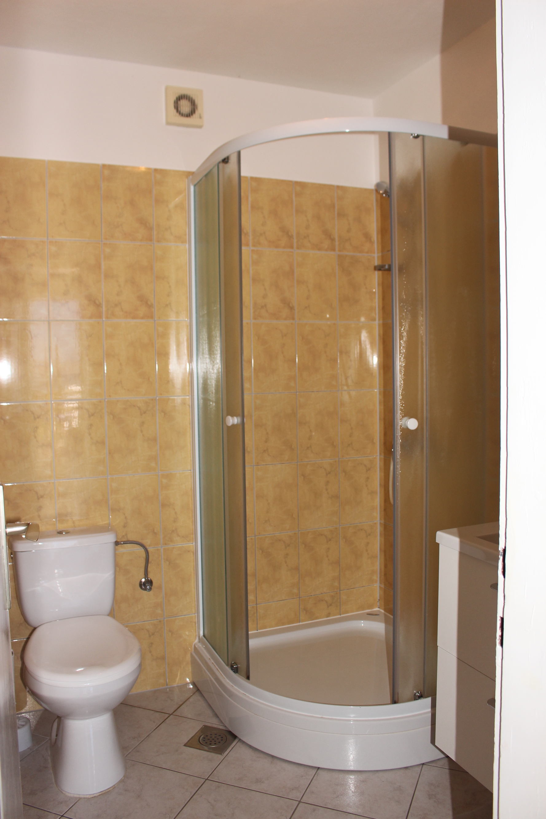 Three bedroom apartment near beach Mimice, Omiš  A-b