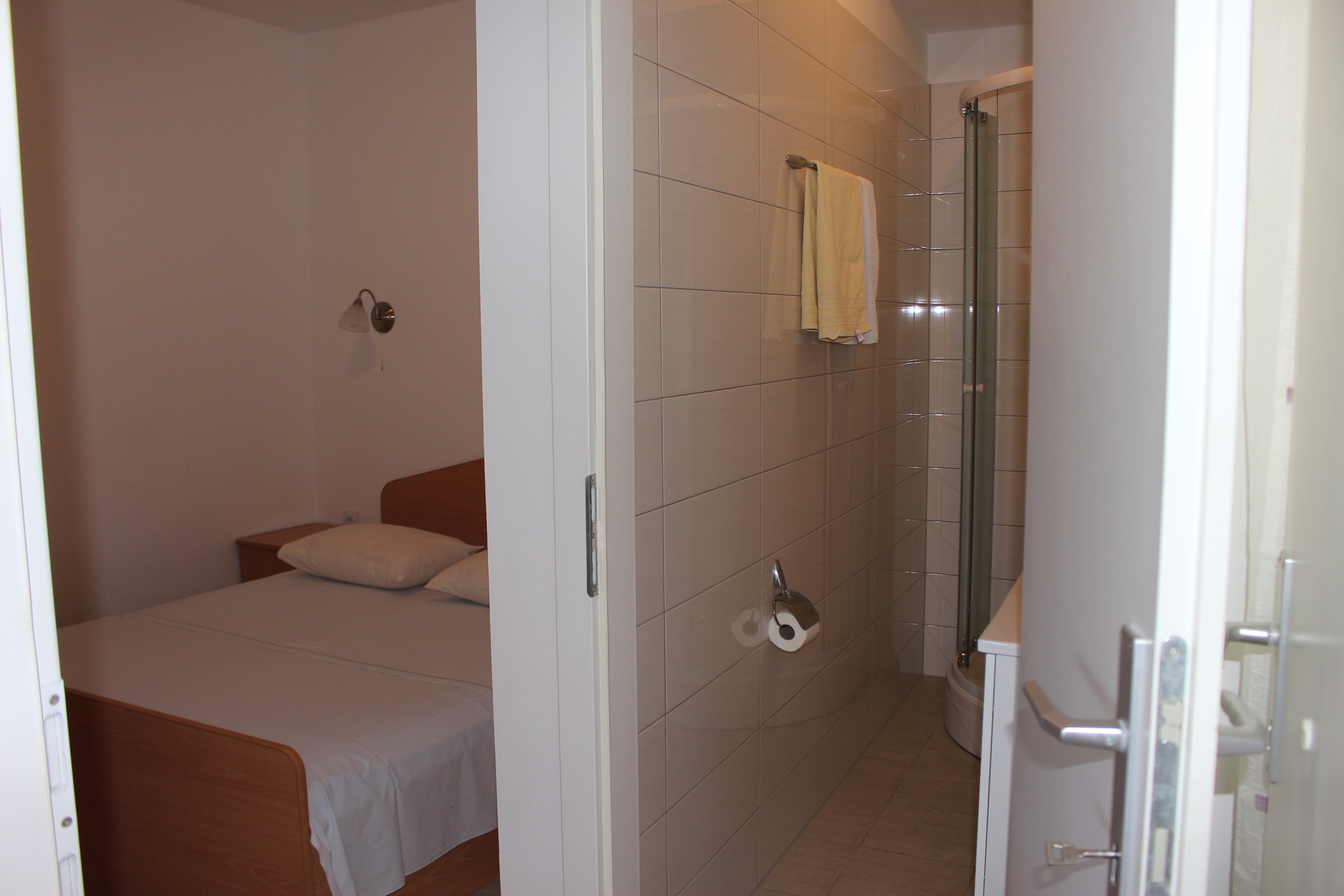 Three bedroom apartment near beach Mimice, Omiš  A-b