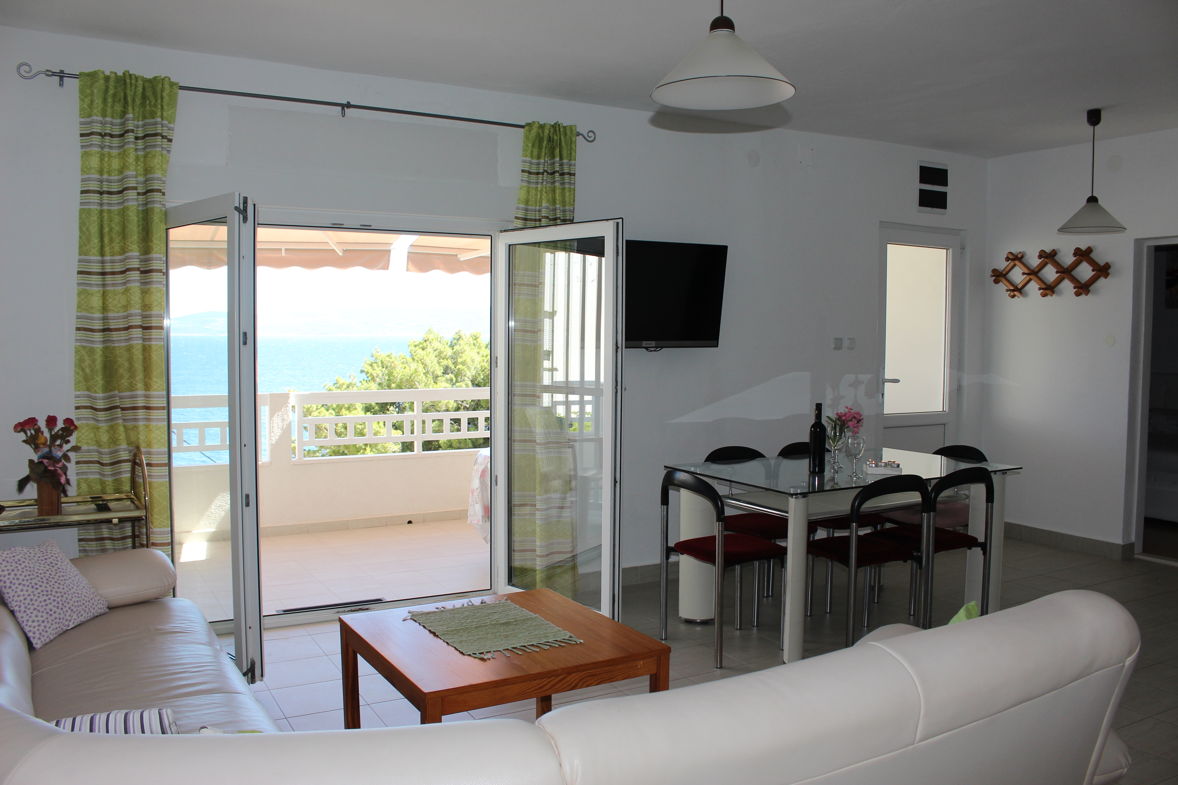 Three bedroom apartment near beach Mimice, Omiš (A-2774-b)