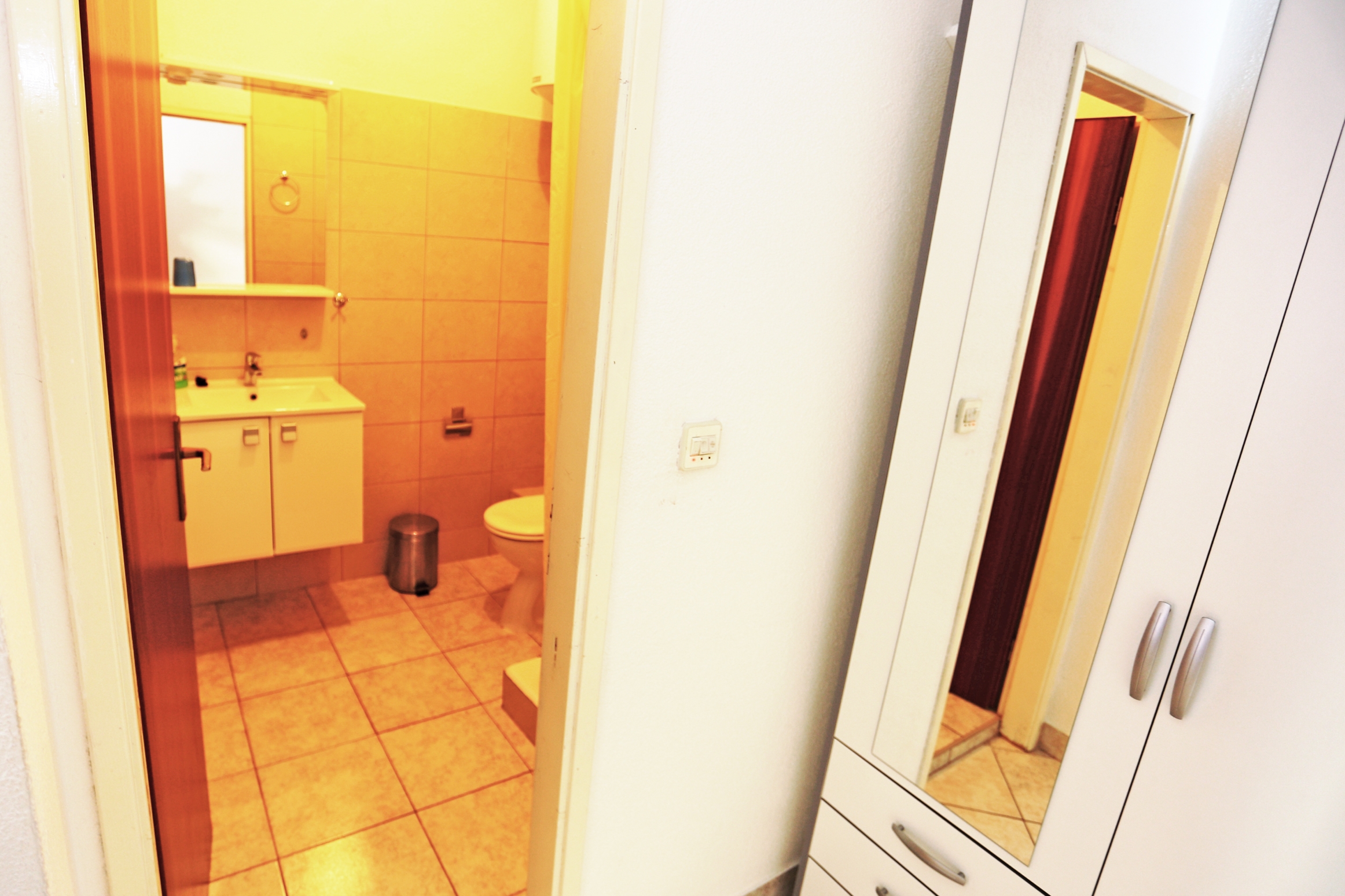 Two bedroom apartment near beach Mimice, Omiš  A-c