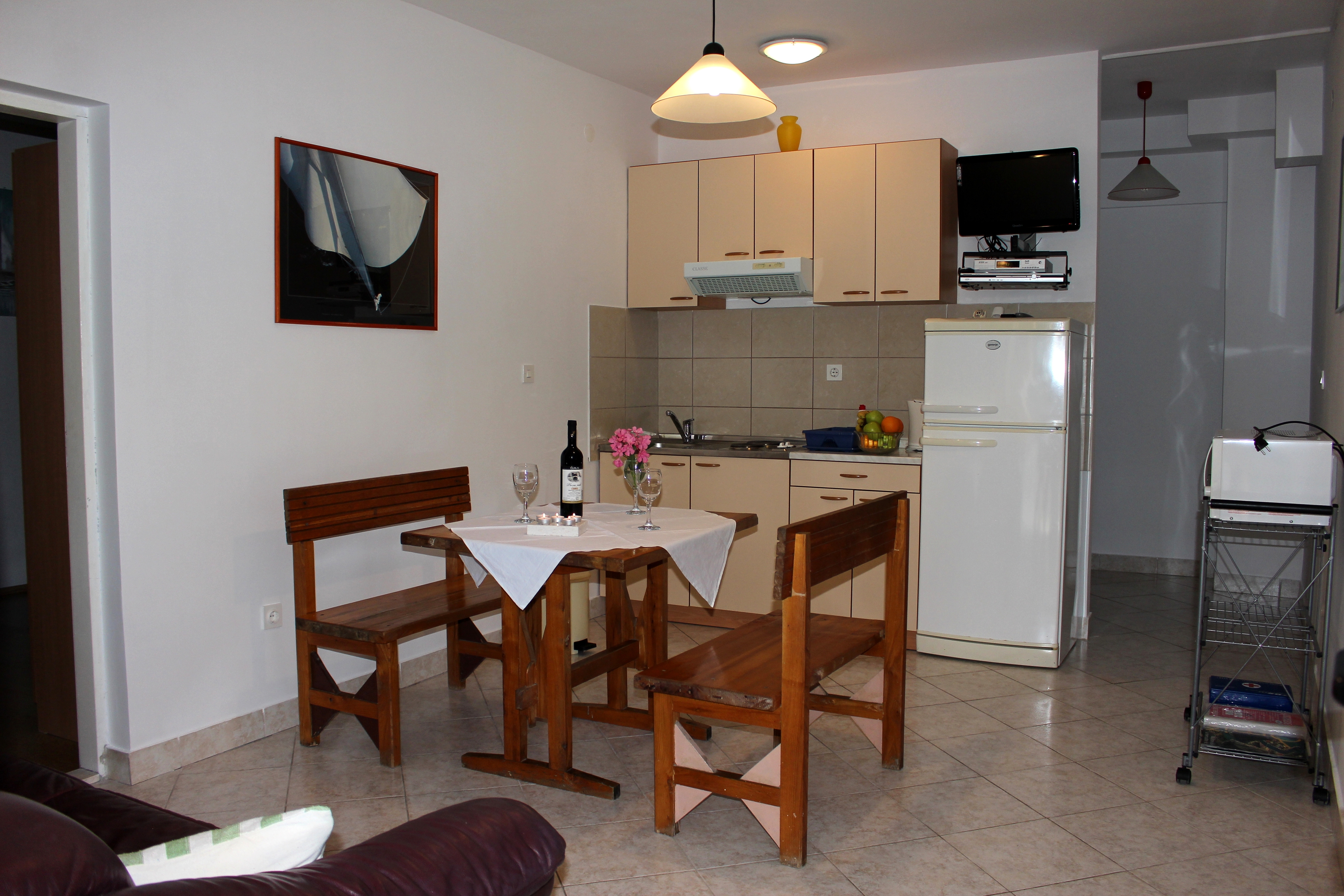 One bedroom apartment near beach Mimice, Omiš (A-2774-d)
