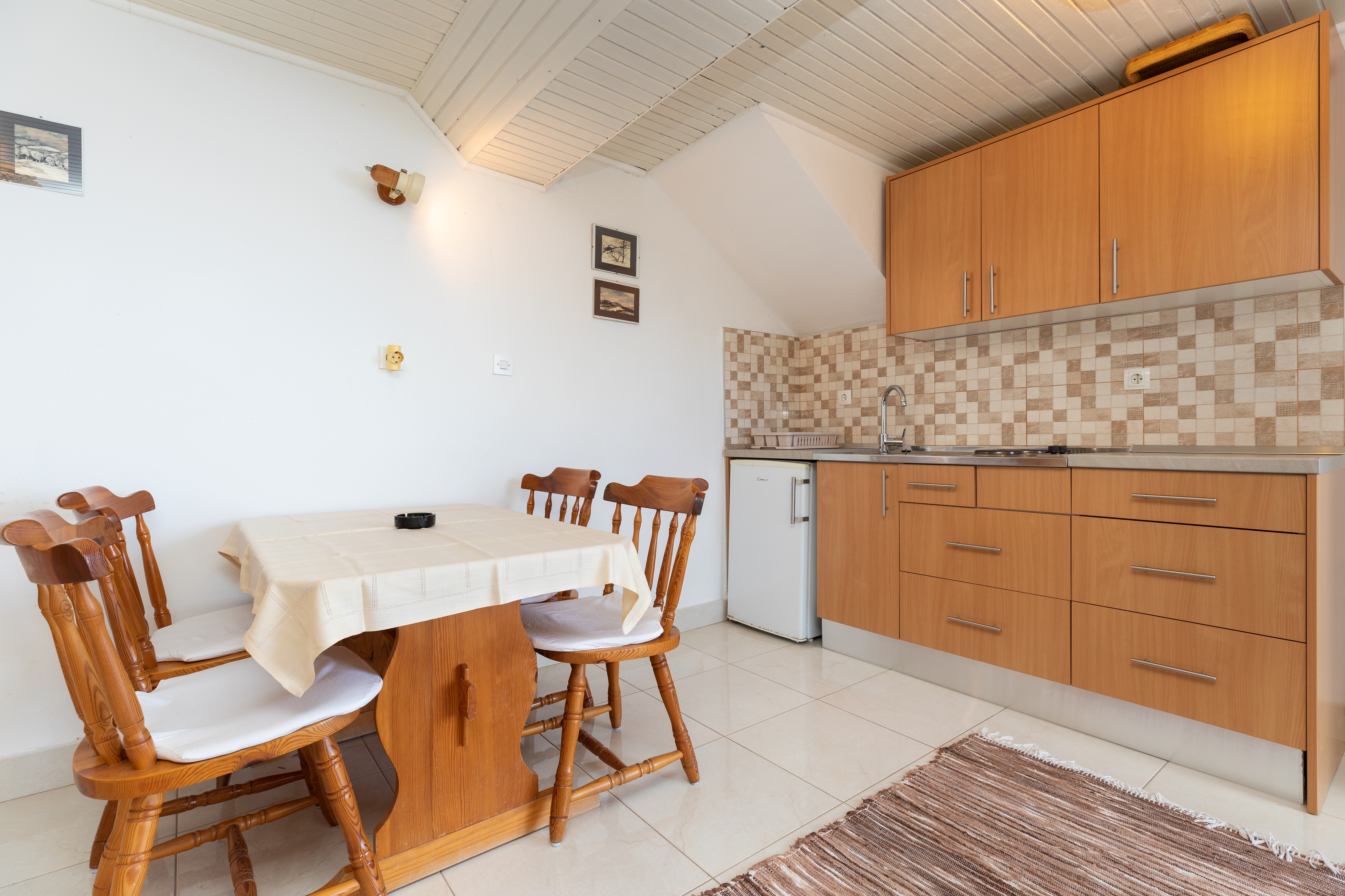 Studio flat near beach Nemira (Omiš) (AS-2776-a)