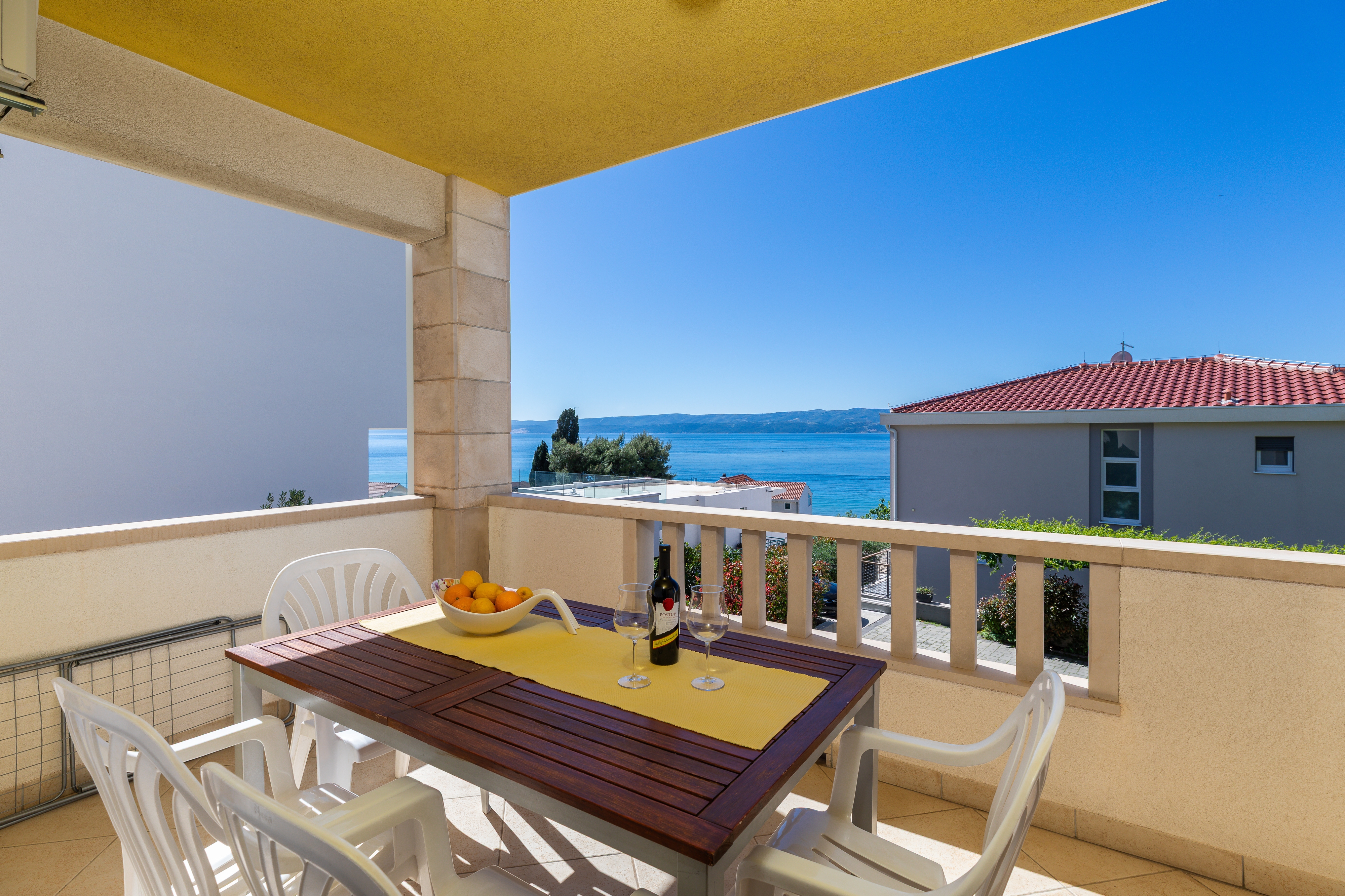 One bedroom apartment with terrace and sea view Duće, Omiš  A-b