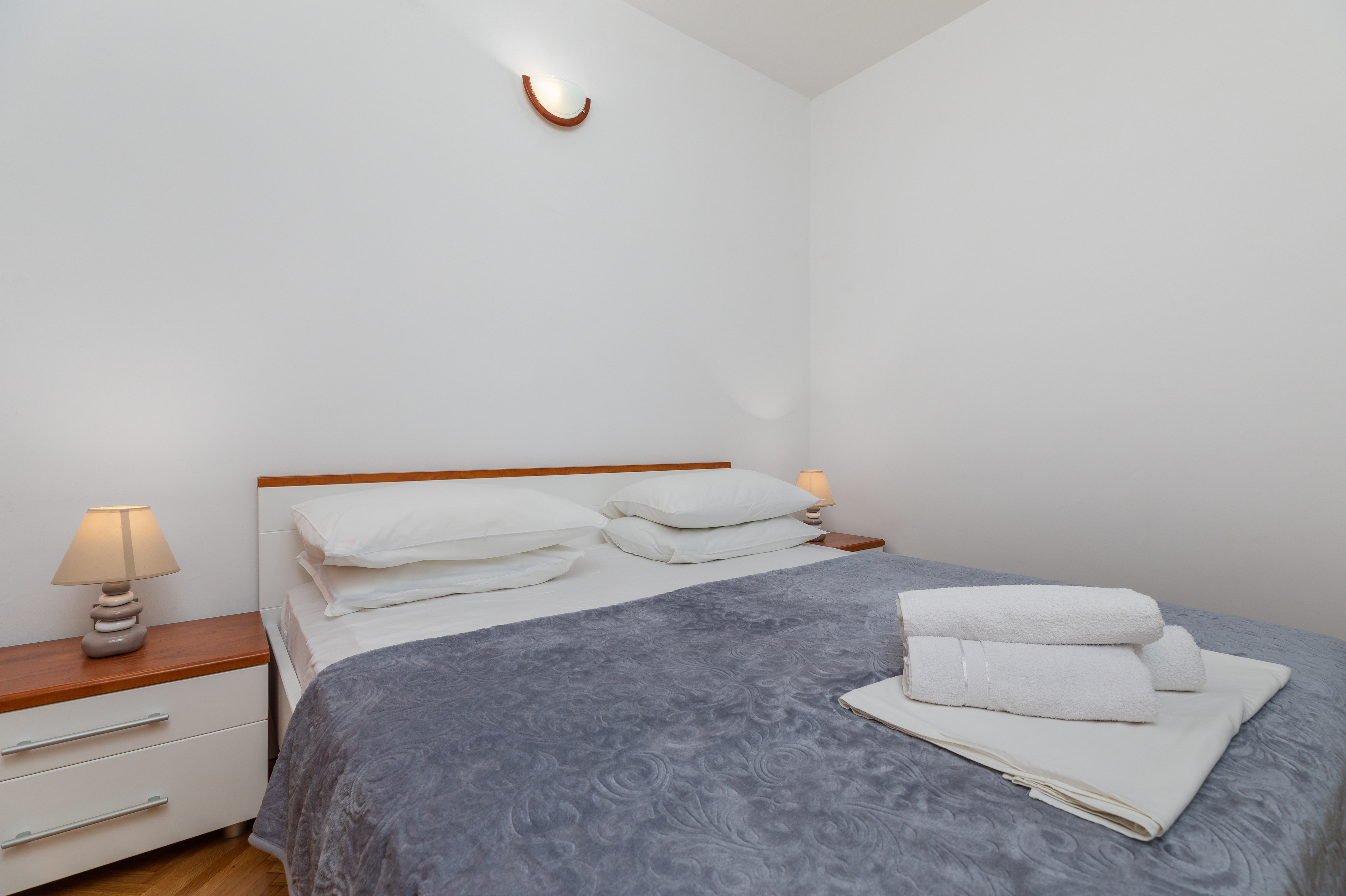 Two bedroom apartment with terrace and sea view Duće, Omiš  A-c