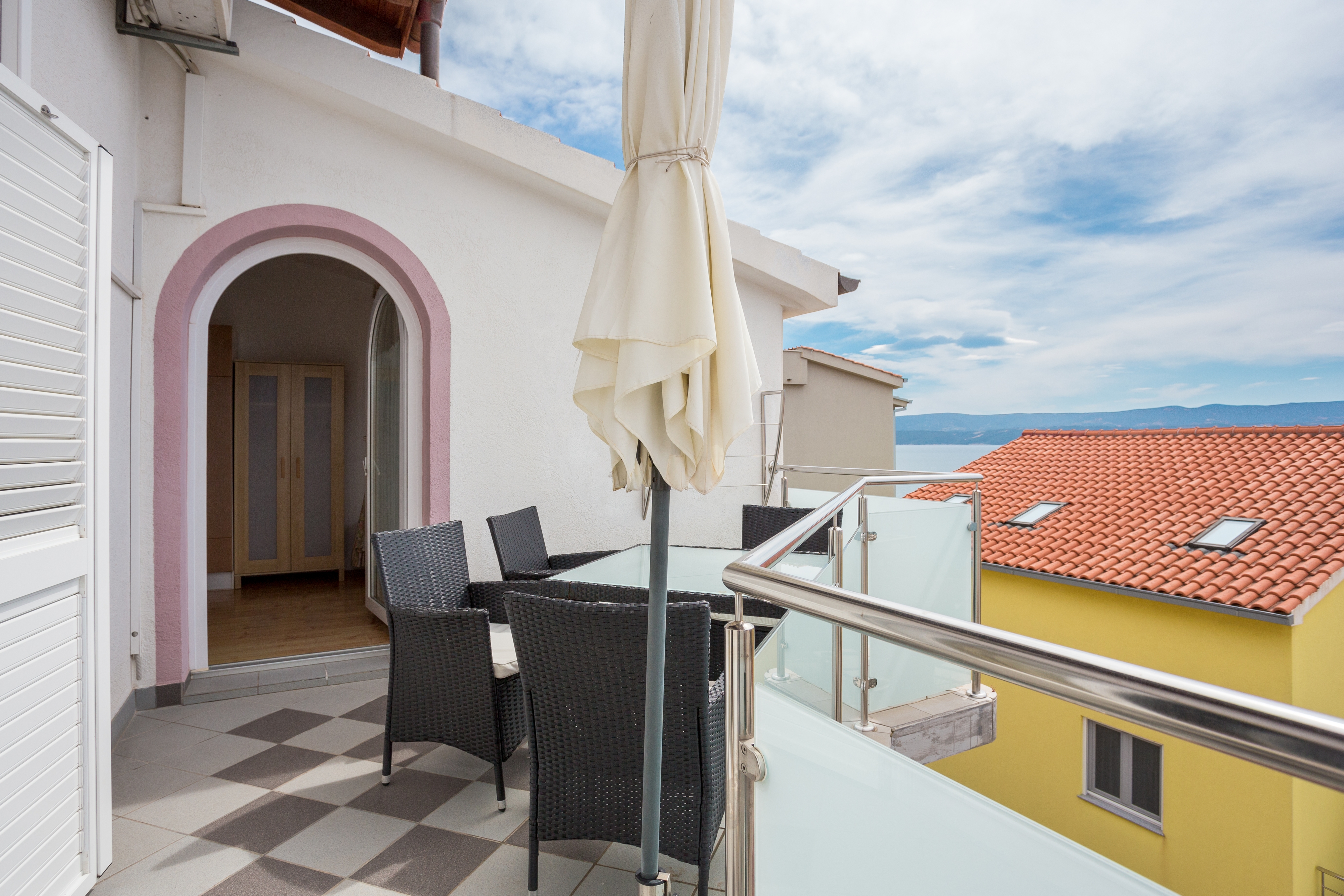 One bedroom apartment with terrace and sea view Nemira, Omiš  A-a