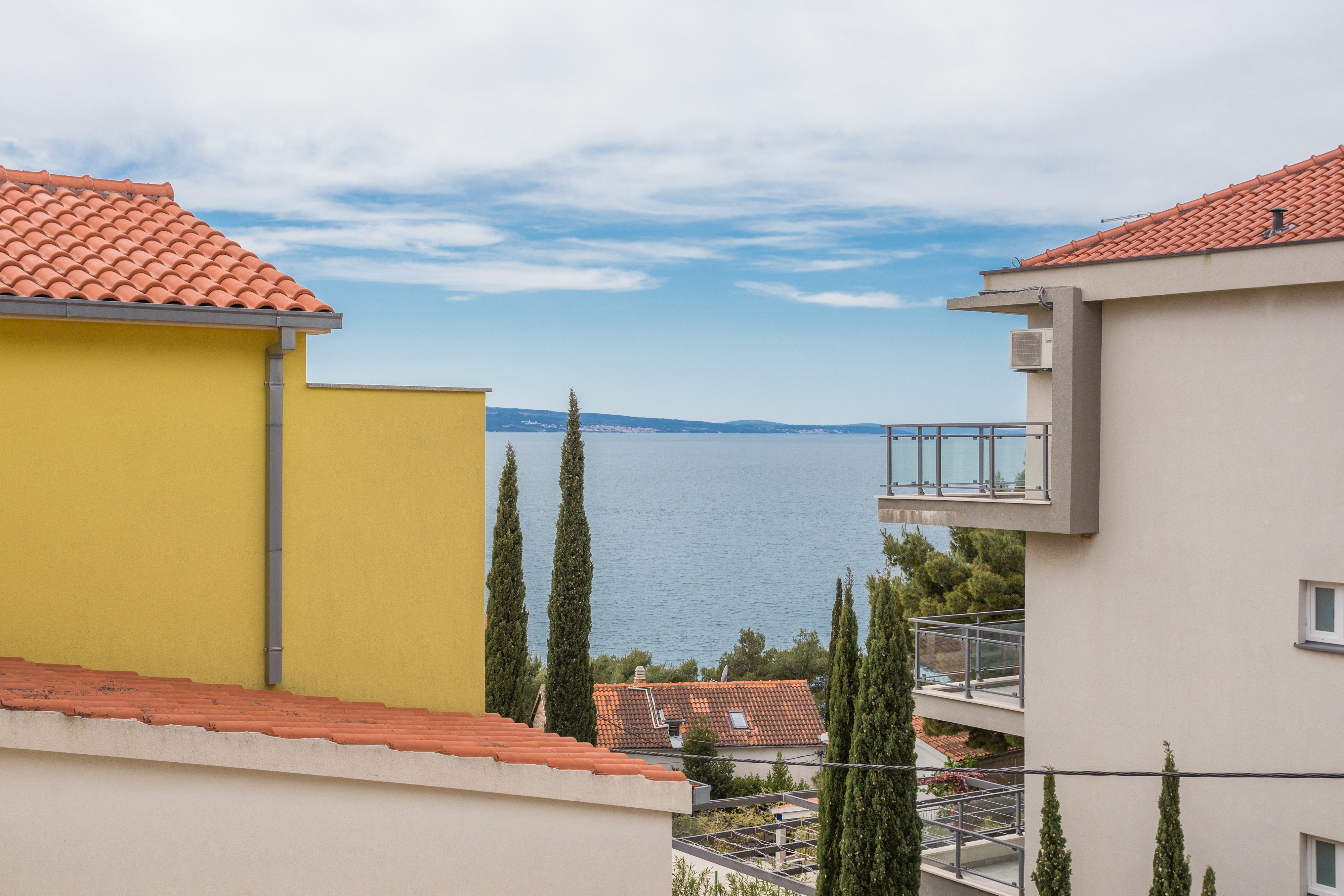 One bedroom apartment with terrace and sea view Nemira, Omiš  A-b