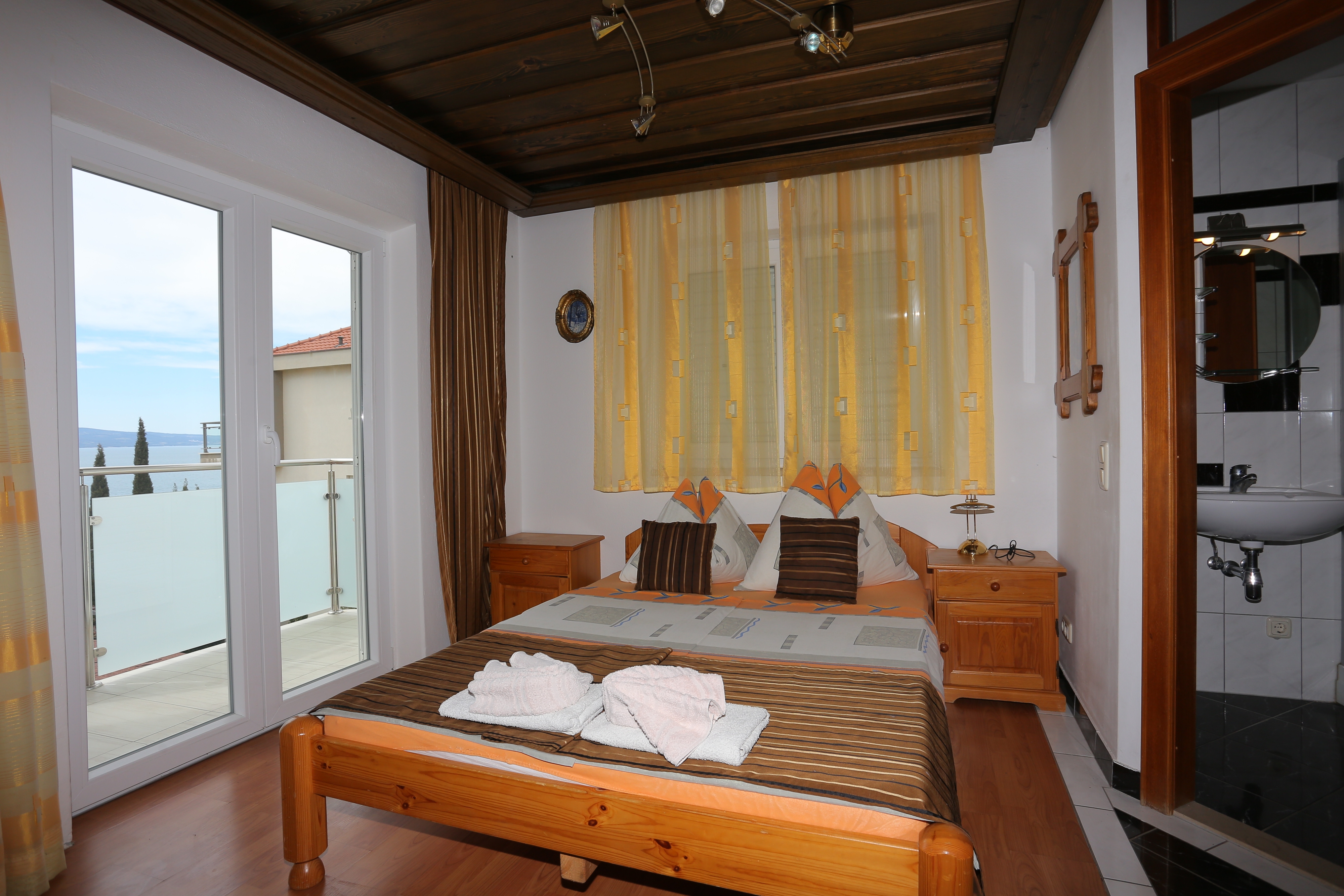 One bedroom apartment with terrace and sea view Nemira, Omiš (A-2781-b)