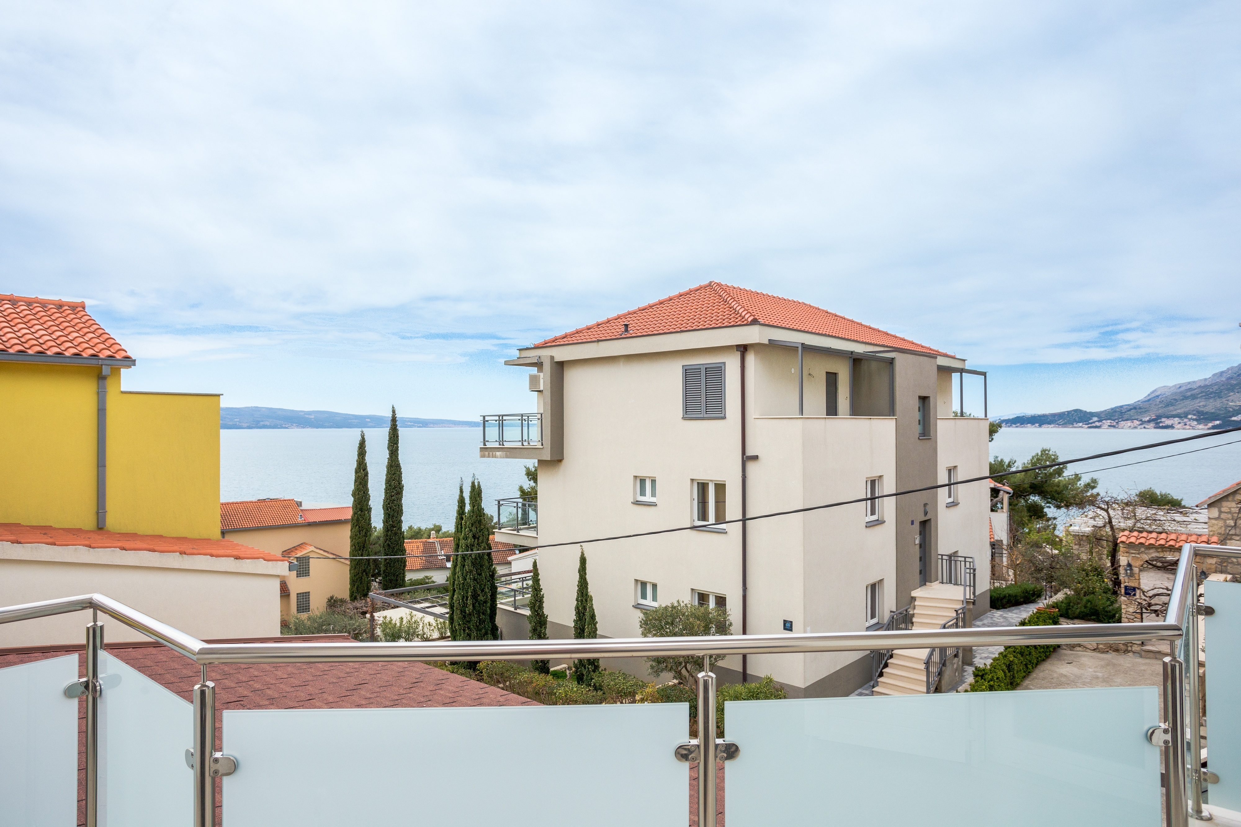 One bedroom apartment with terrace and sea view Nemira, Omiš  A-b