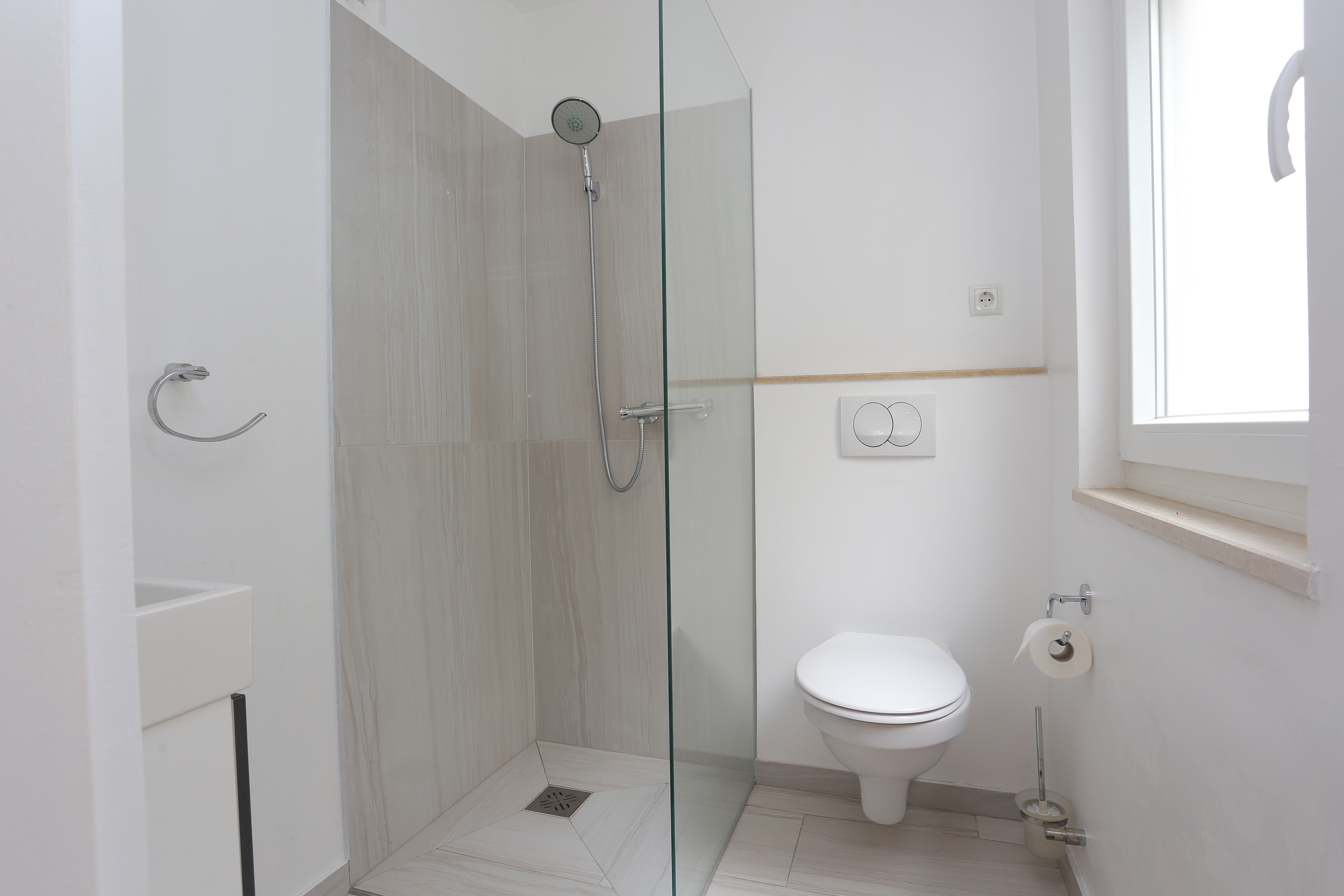 Room Nemira (Omiš) (S-2781-e) Room Nemira (Omiš) (S-2781-e)