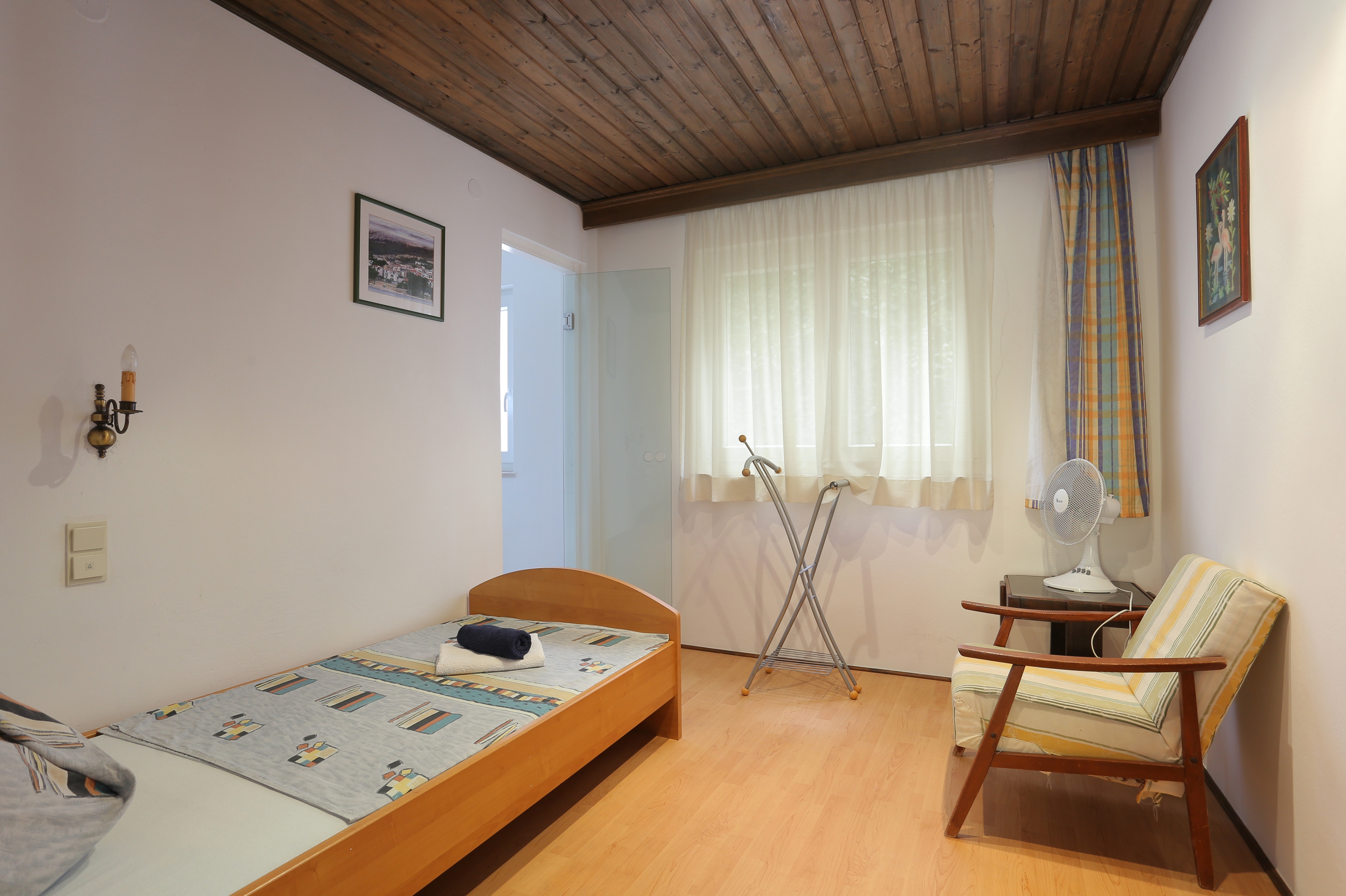 Room Nemira (Omiš) (S-2781-e) Room Nemira (Omiš) (S-2781-e)