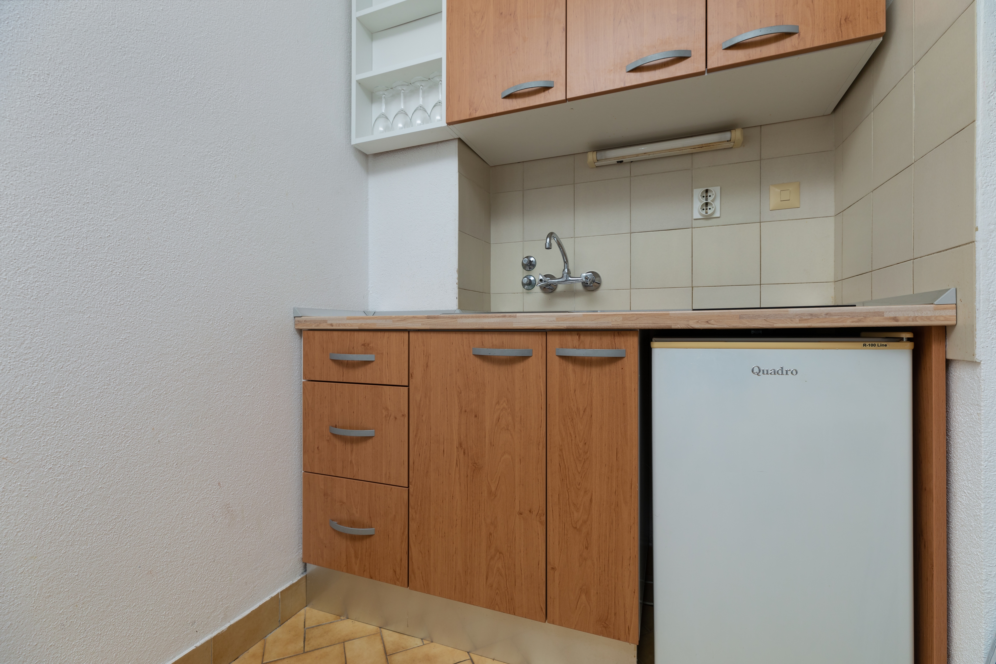 One bedroom apartment near beach Nemira, Omiš  A-a