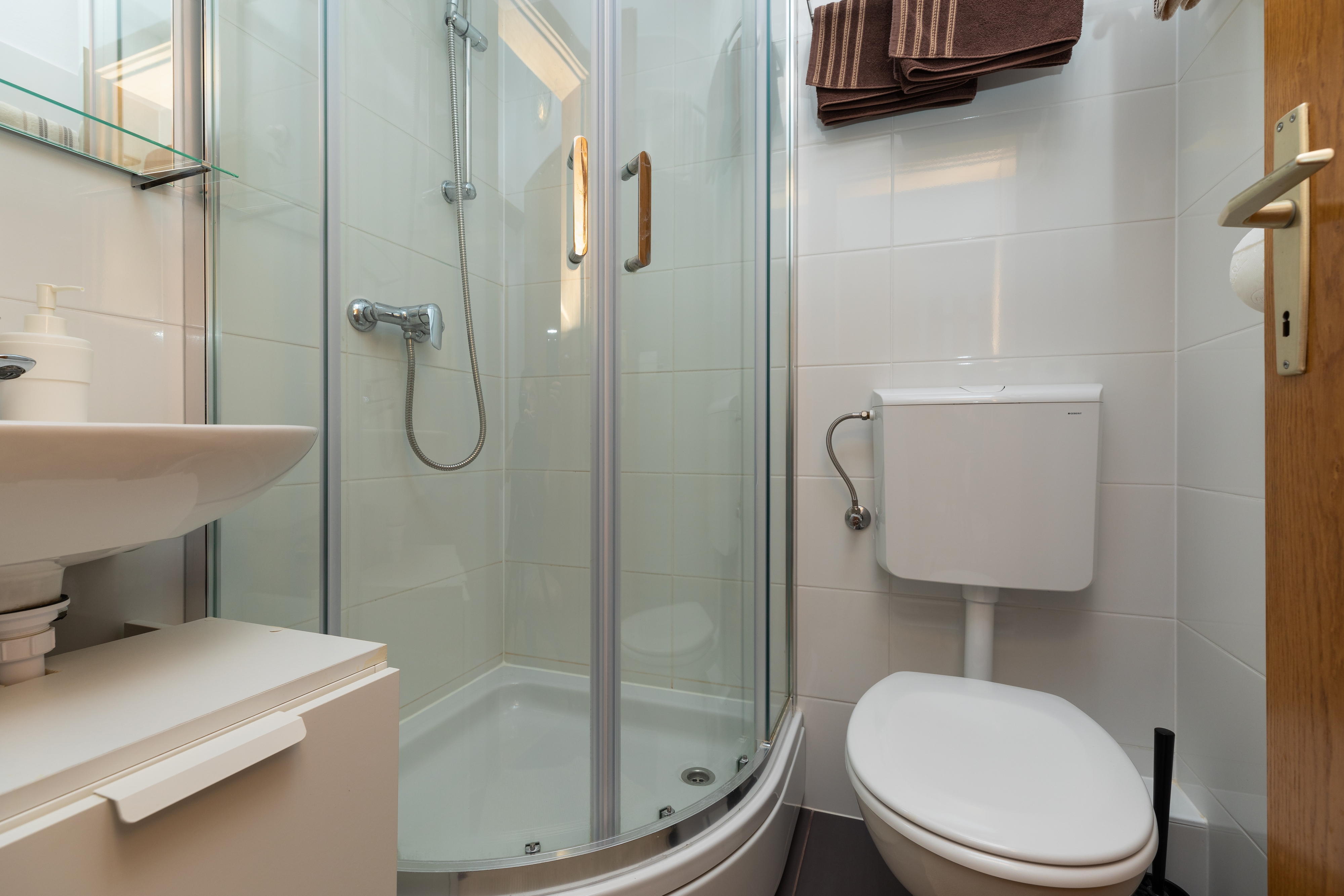 One bedroom apartment near beach Nemira, Omiš  A-b