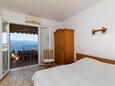 Nemira, Bedroom in the apartment, air condition available, (pet friendly) and WiFi.
