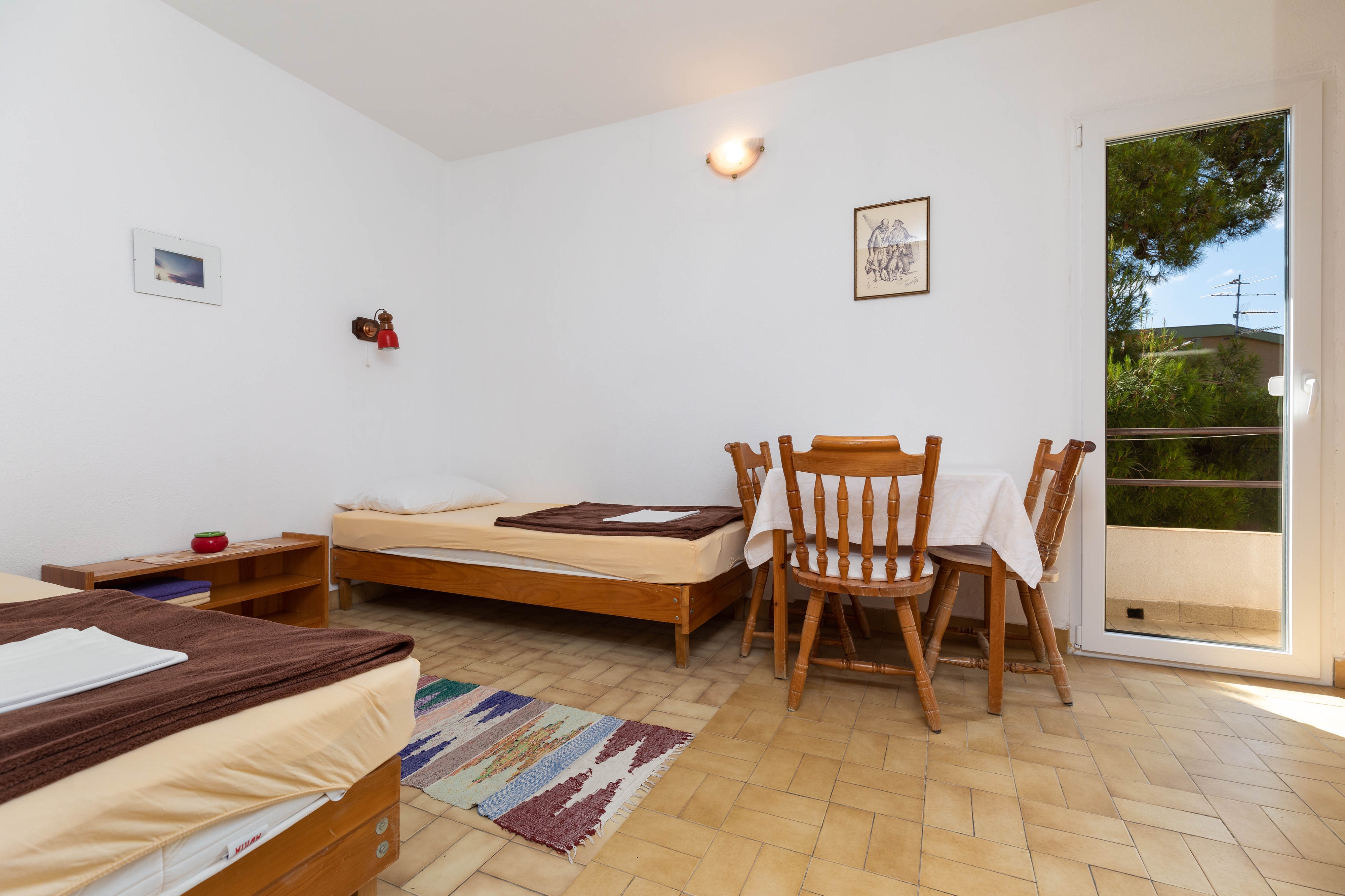 One bedroom apartment near beach Nemira, Omiš  A-b