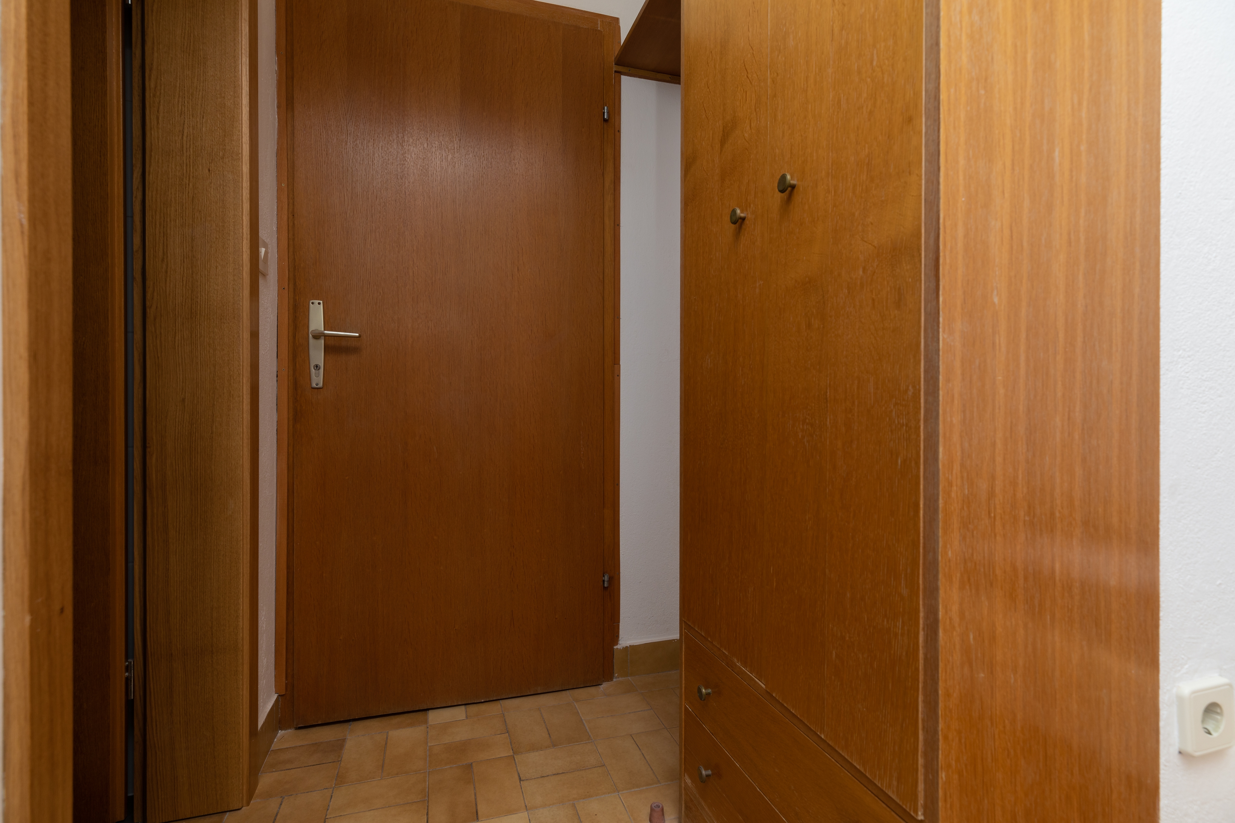 One bedroom apartment near beach Nemira, Omiš  A-b