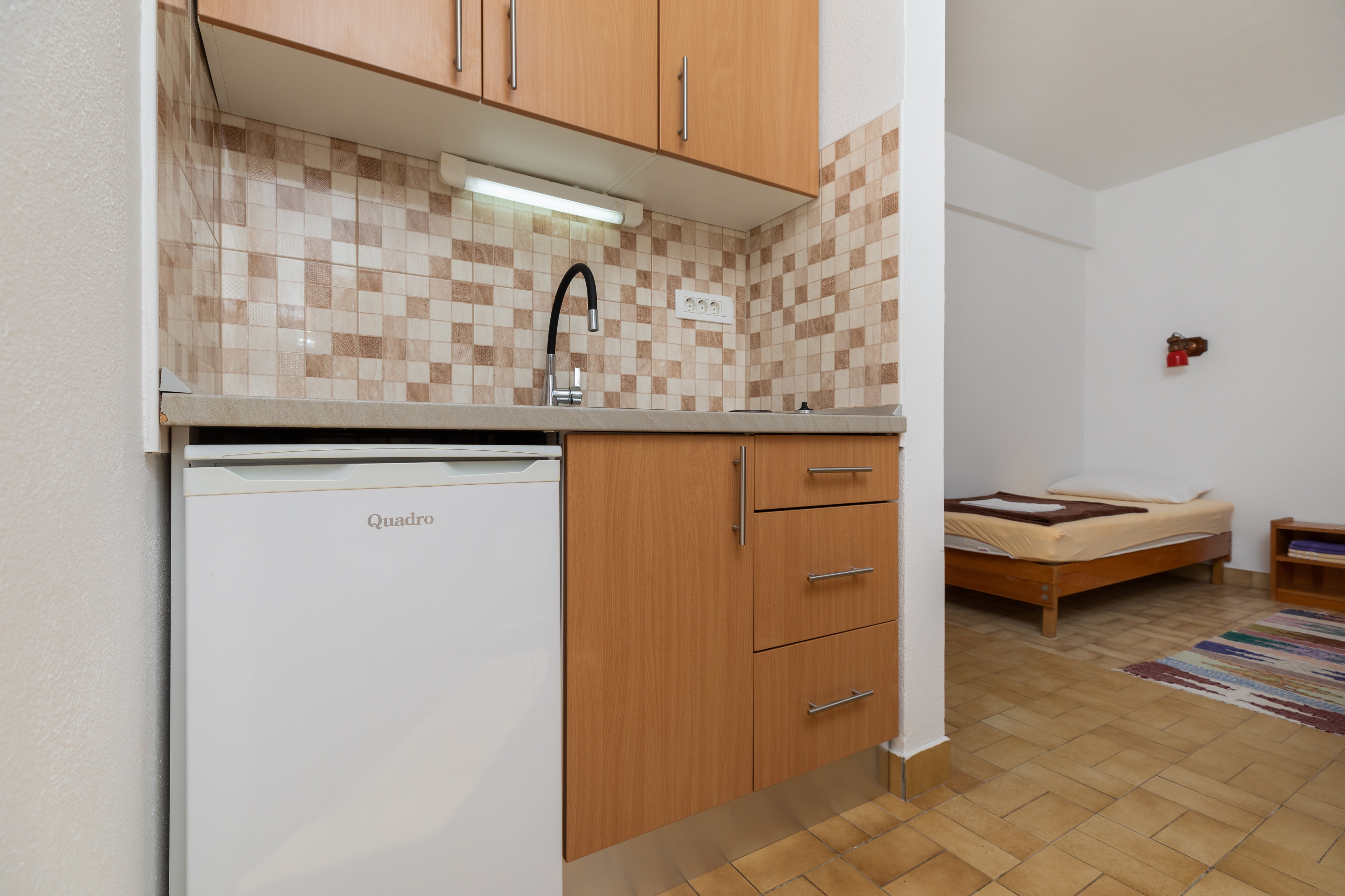 One bedroom apartment near beach Nemira, Omiš  A-b