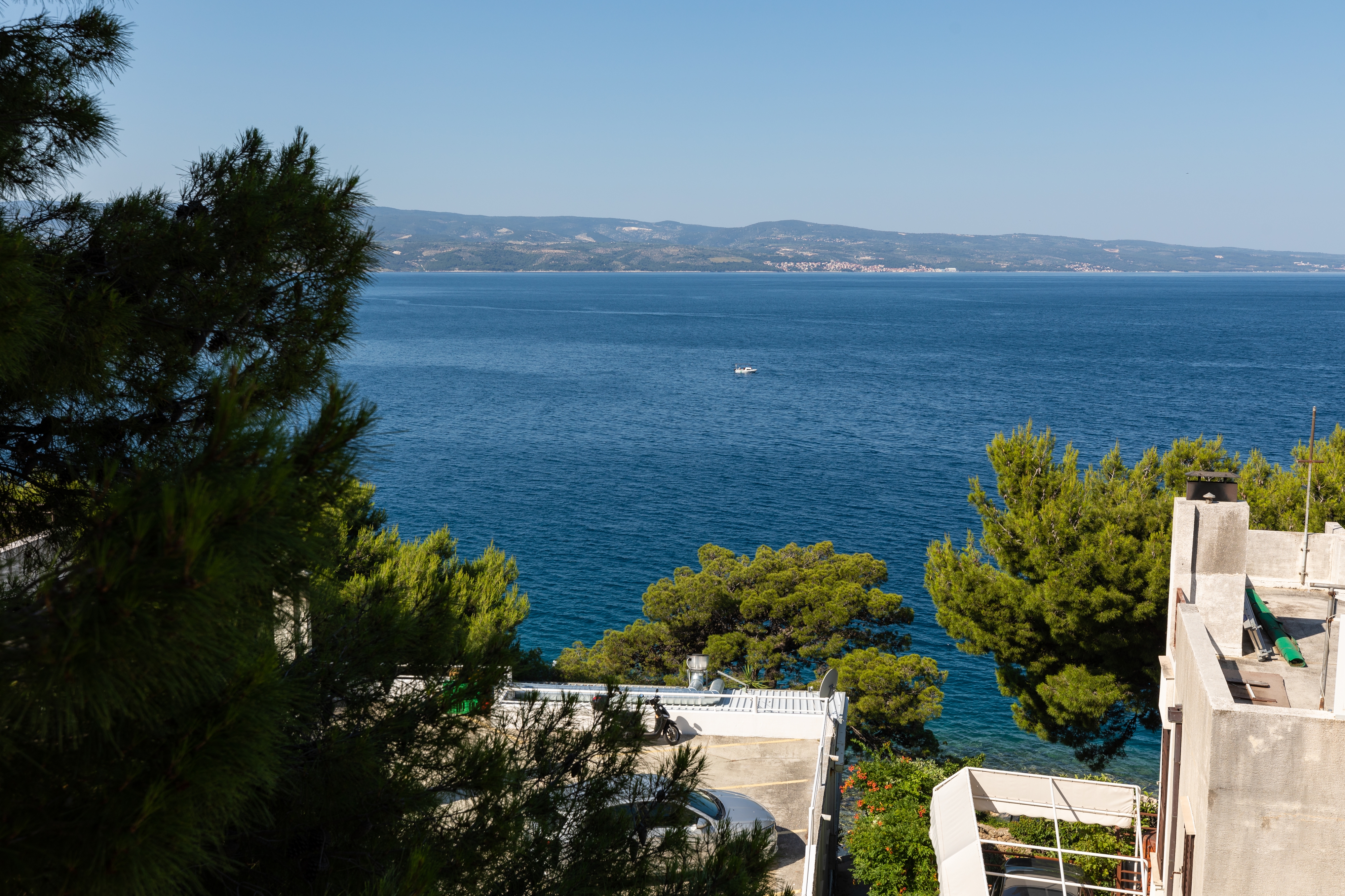 One bedroom apartment near beach Nemira, Omiš  A-b