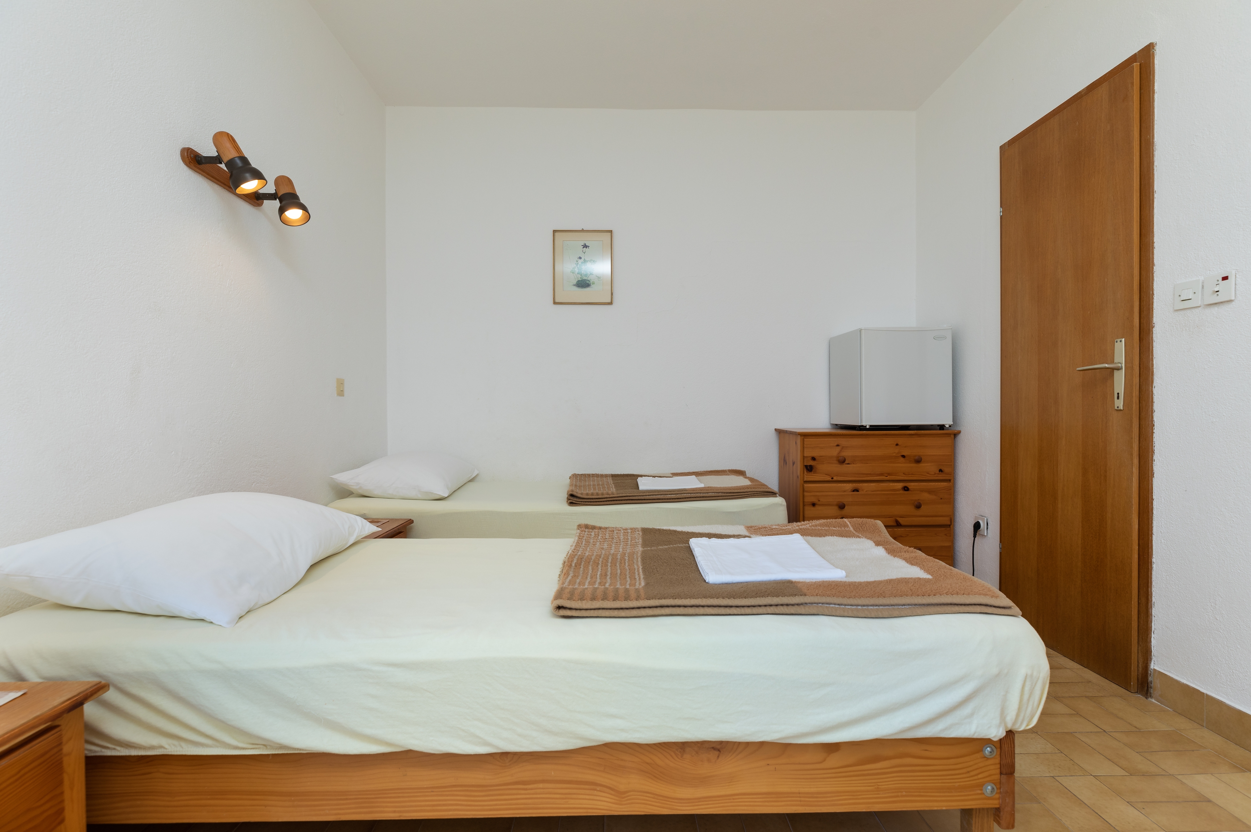 One bedroom apartment near beach Nemira, Omiš  A-c