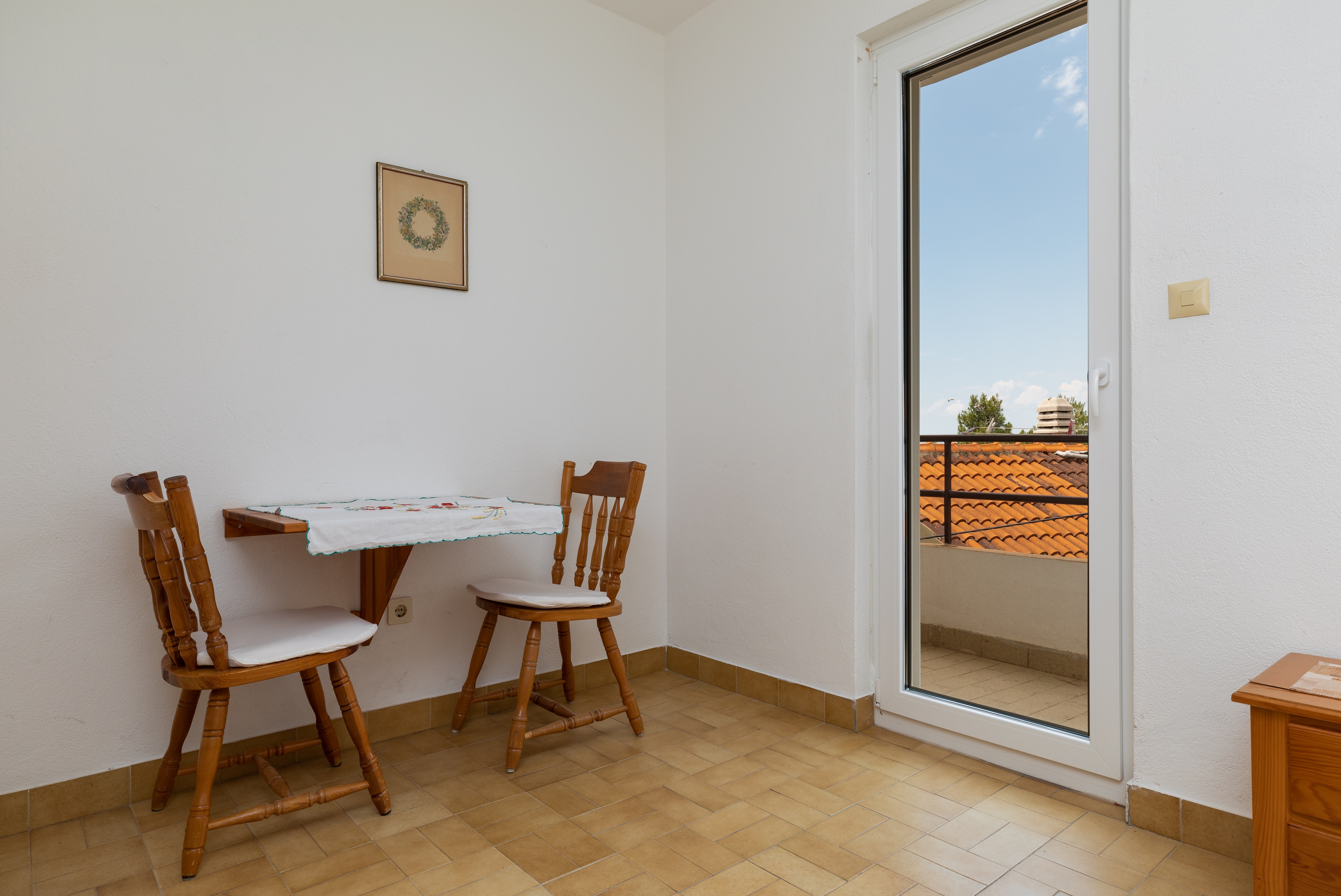 One bedroom apartment near beach Nemira, Omiš  A-c