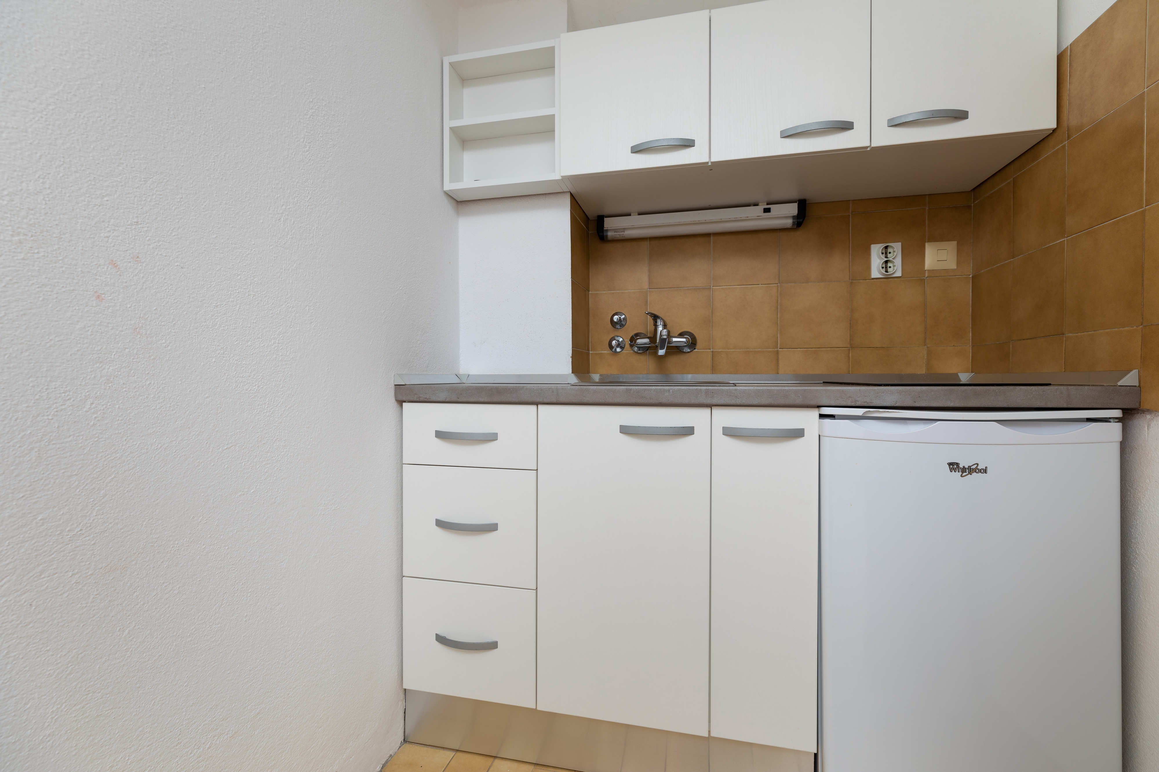 One bedroom apartment near beach Nemira, Omiš  A-c