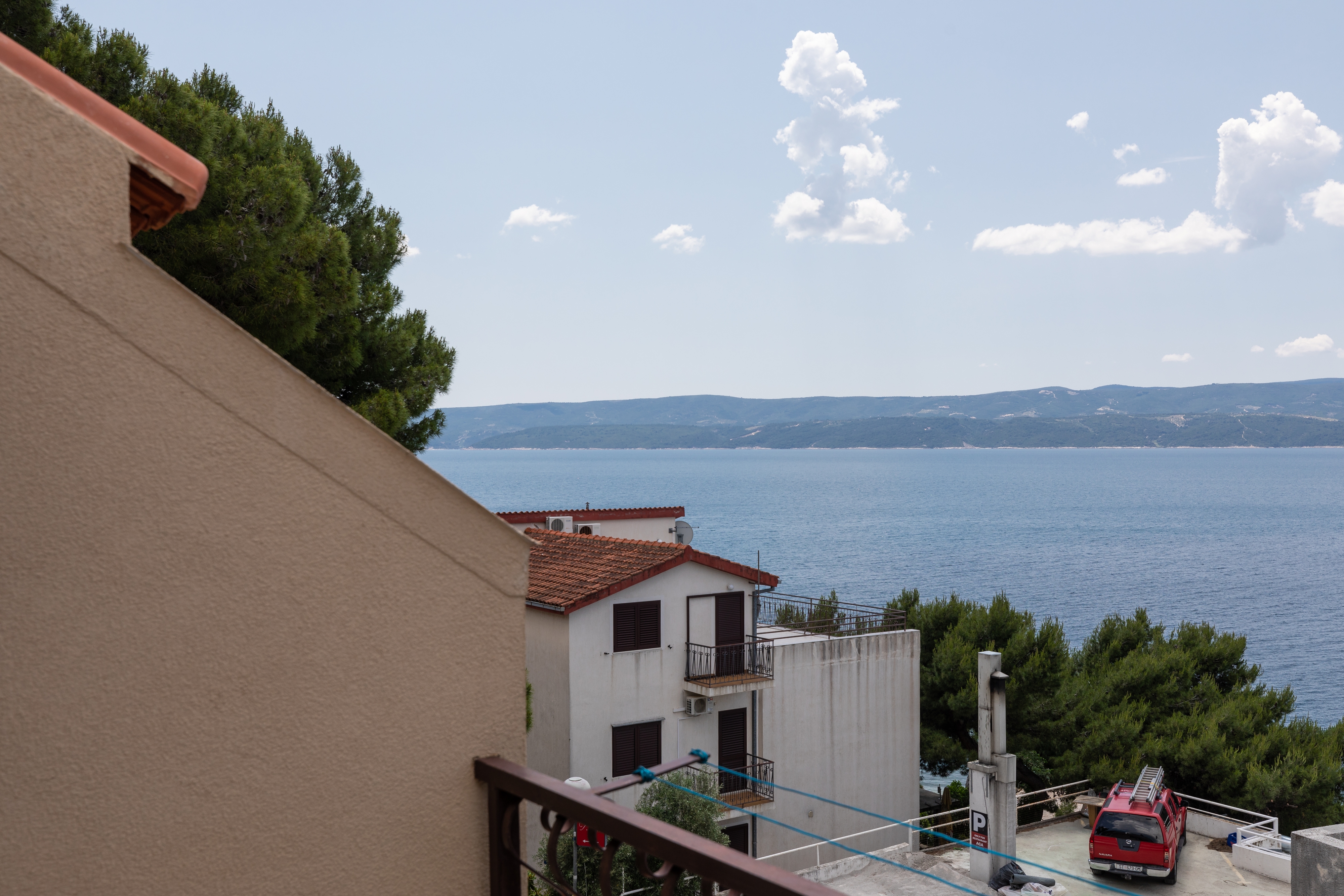 One bedroom apartment near beach Nemira, Omiš  A-c