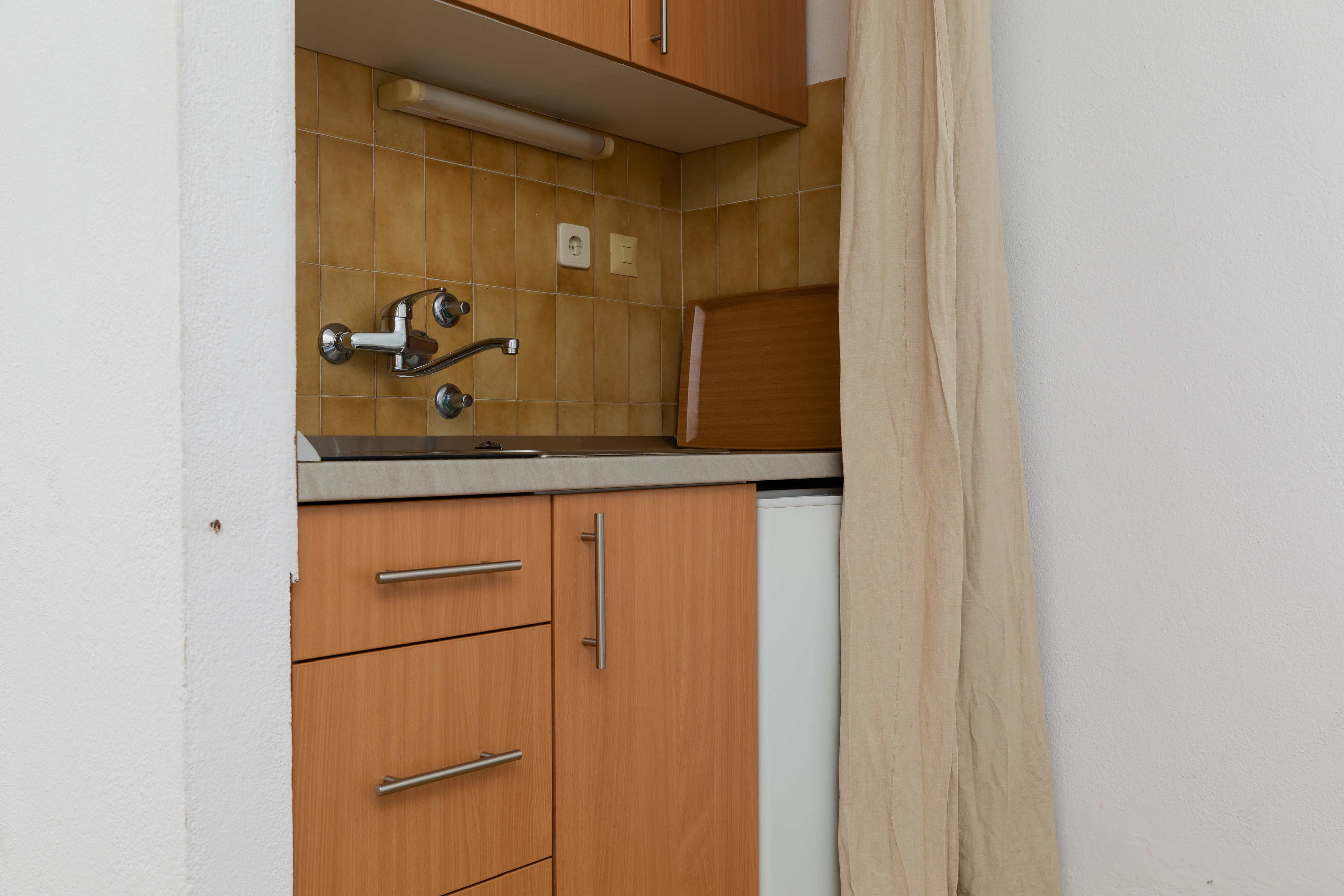One bedroom apartment near beach Nemira, Omiš  A-d