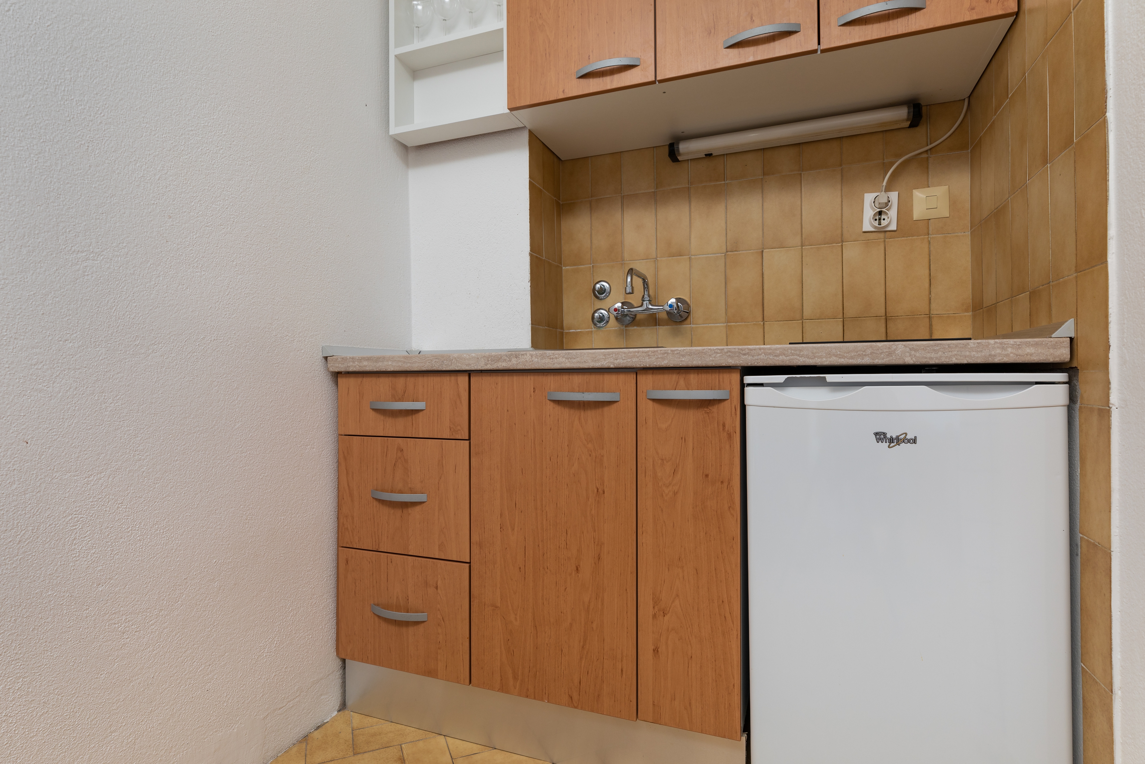 One bedroom apartment near beach Nemira, Omiš  A-f