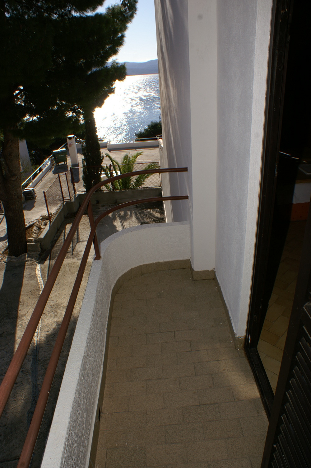 One bedroom apartment near beach Nemira, Omiš  A-g