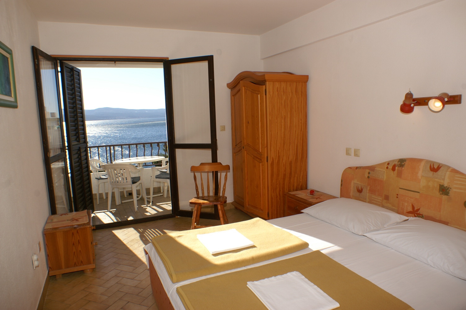 One bedroom apartment near beach Nemira, Omiš  A-g