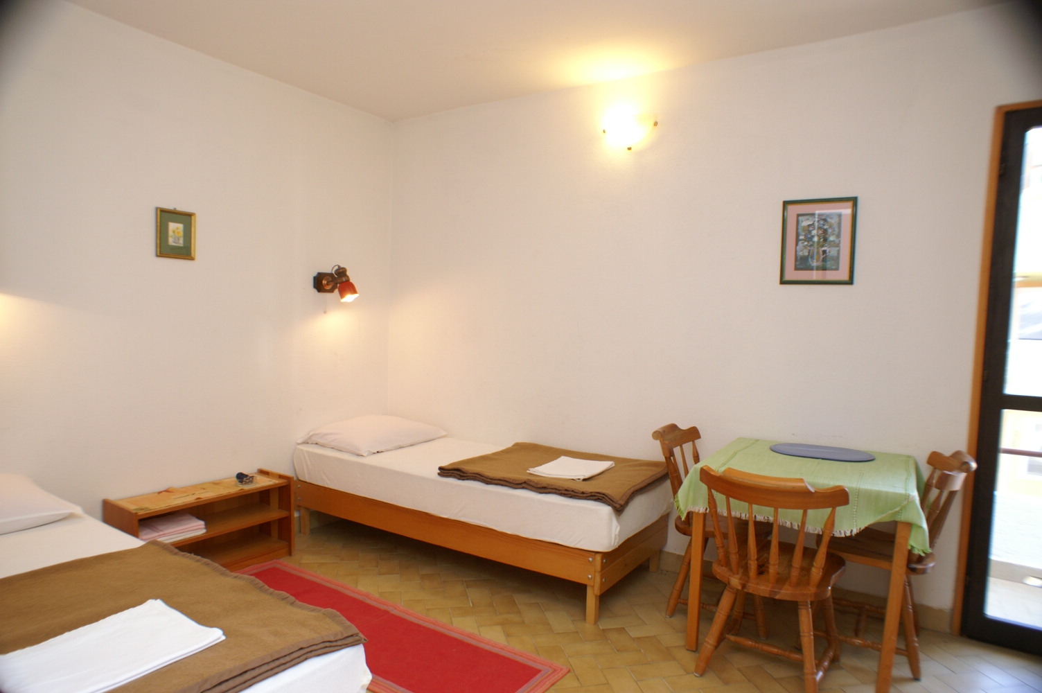 One bedroom apartment near beach Nemira, Omiš  A-g