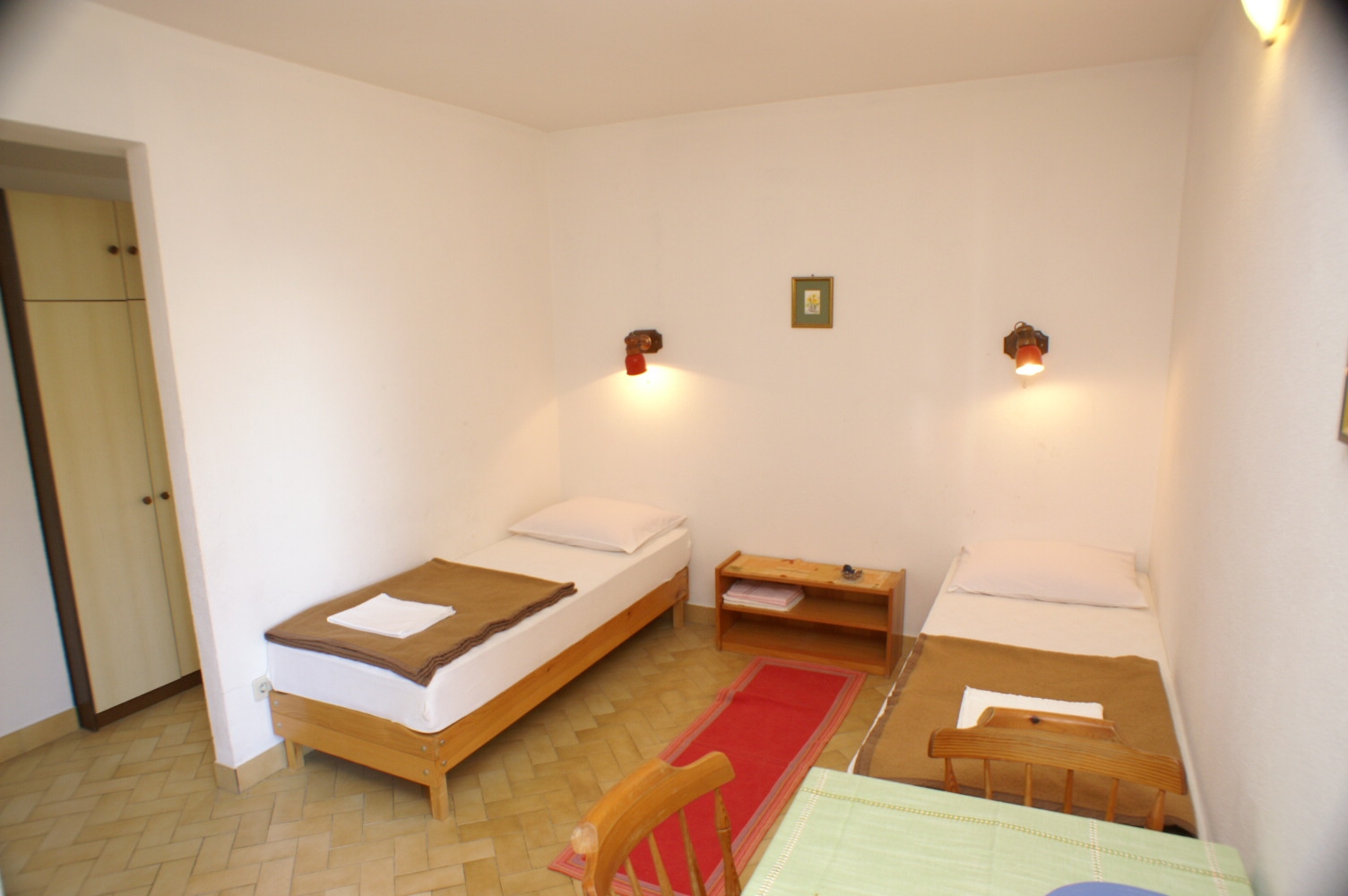 One bedroom apartment near beach Nemira, Omiš  A-g